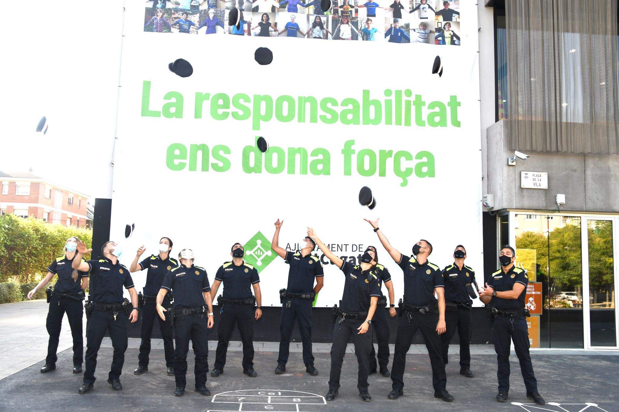 Onze nous membres prenen possessió al cos de la Policia Local de Sant Cugat. FOTO: Jordi Garcia