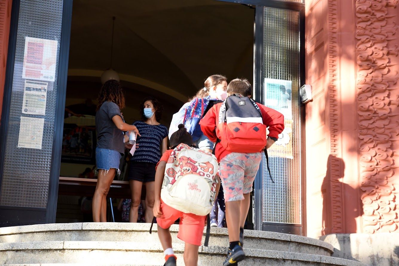 La comunitat educativa local debat l’actual model de zones escolars per evitar la segregació escolar. FOTO: Cedida