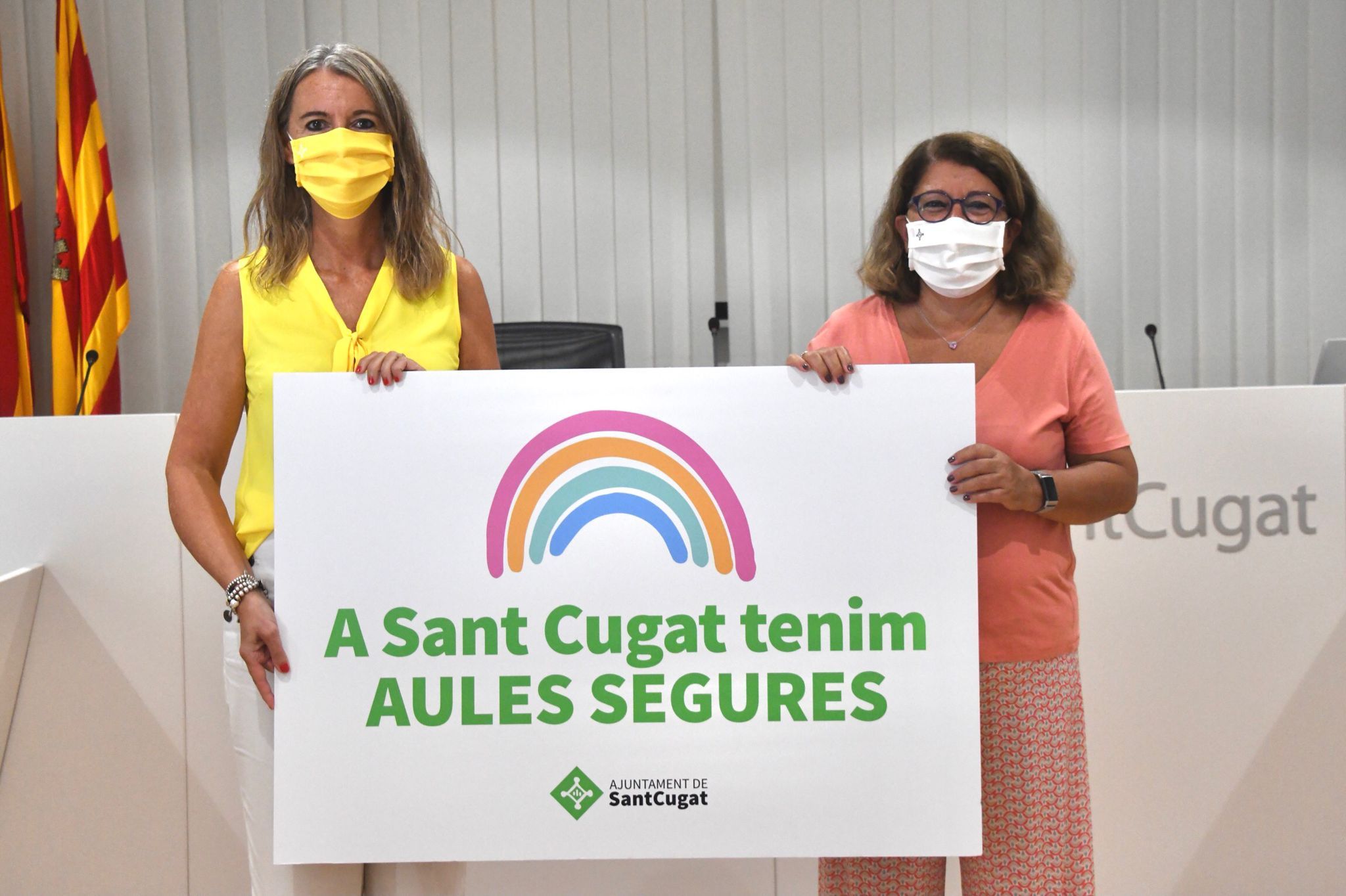 L'alcaldessa de Sant Cugat, Mireia Ingla, i la regidora d'Educació, Pilar Gorina FOTO: Localpres