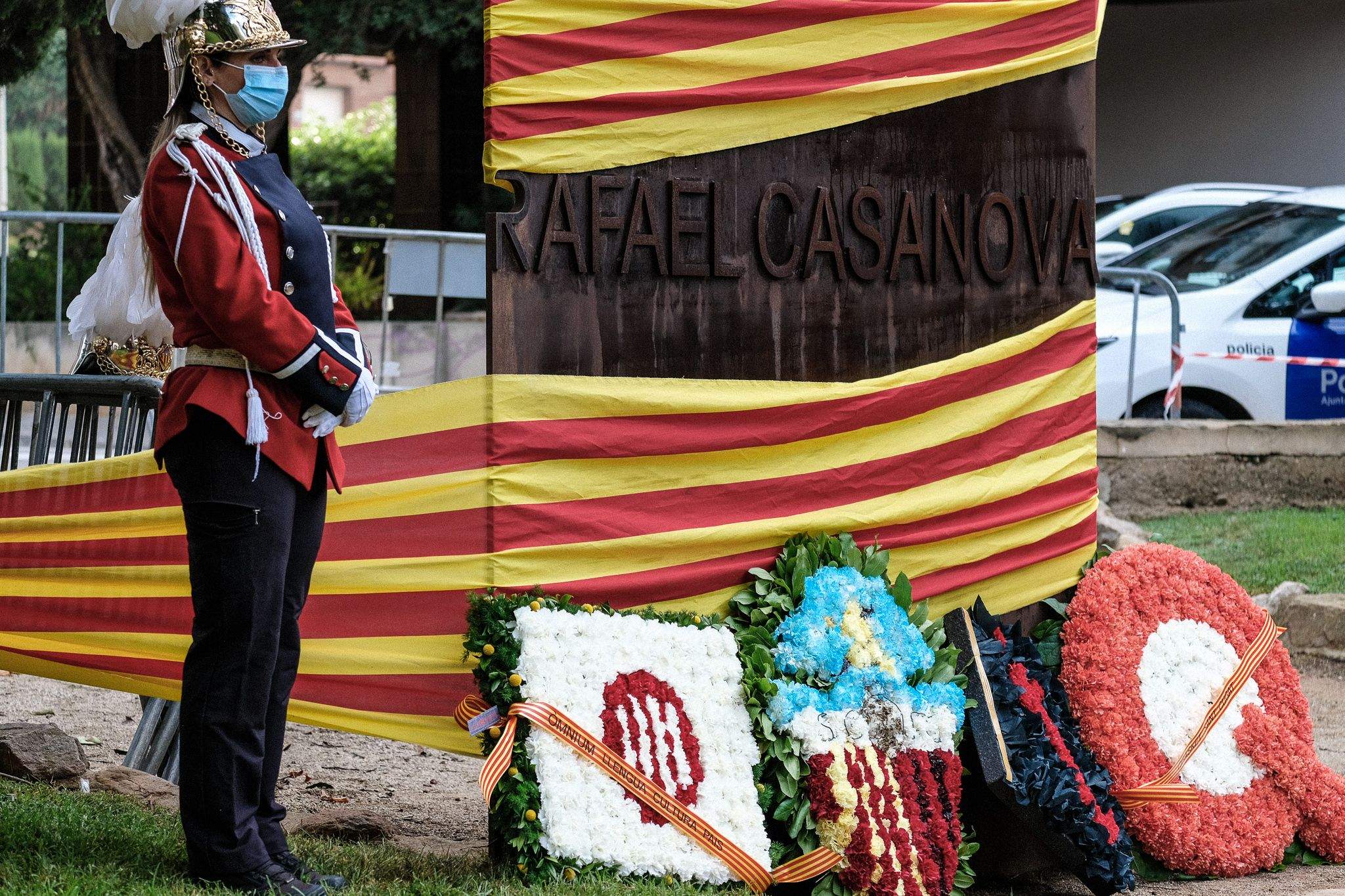 L'ofrena floral de les entitats i partits polítics durant la Diada Nacional de Catalunya. FOTO: Ale Gómez