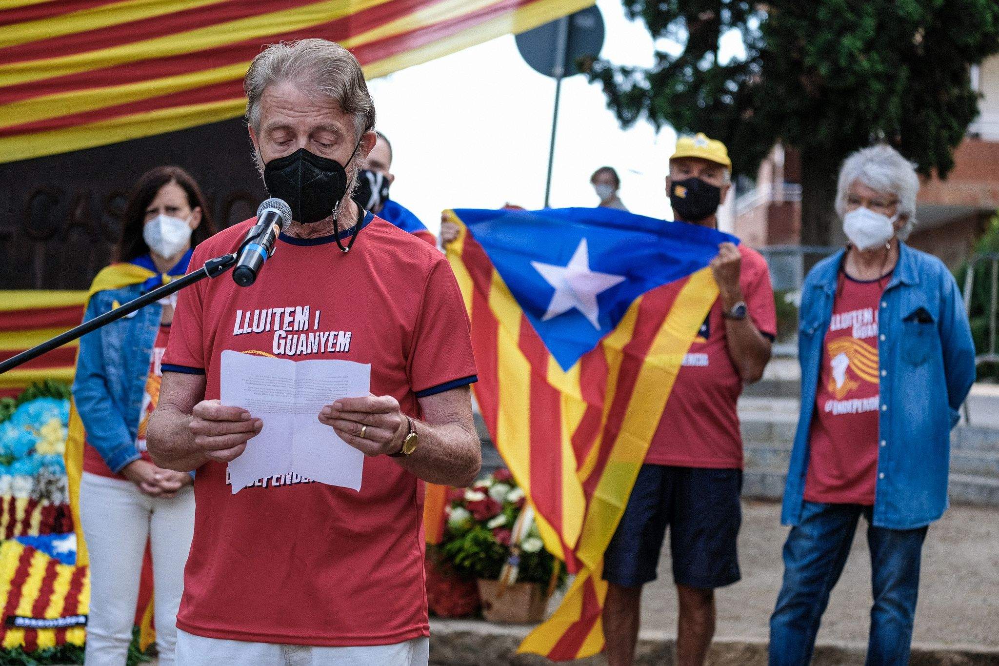 L'ofrena floral de les entitats i partits polítics durant la Diada Nacional de Catalunya. FOTO: Ale Gómez