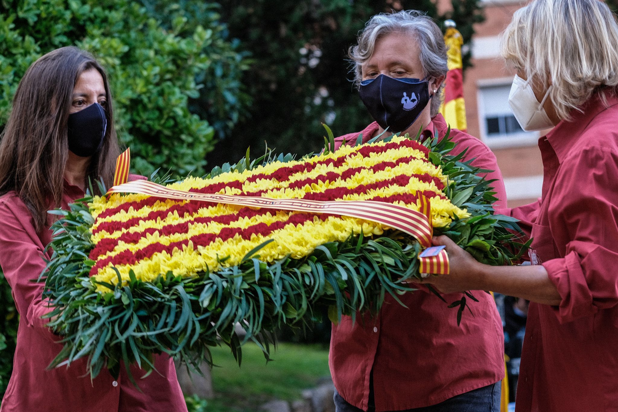 L'ofrena floral de les entitats i partits polítics durant la Diada Nacional de Catalunya. FOTO: Ale Gómez