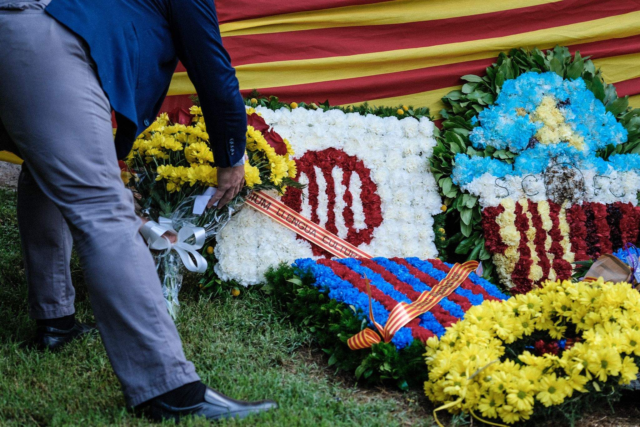 L'ofrena floral de les entitats i partits polítics durant la Diada Nacional de Catalunya. FOTO: Ale Gómez