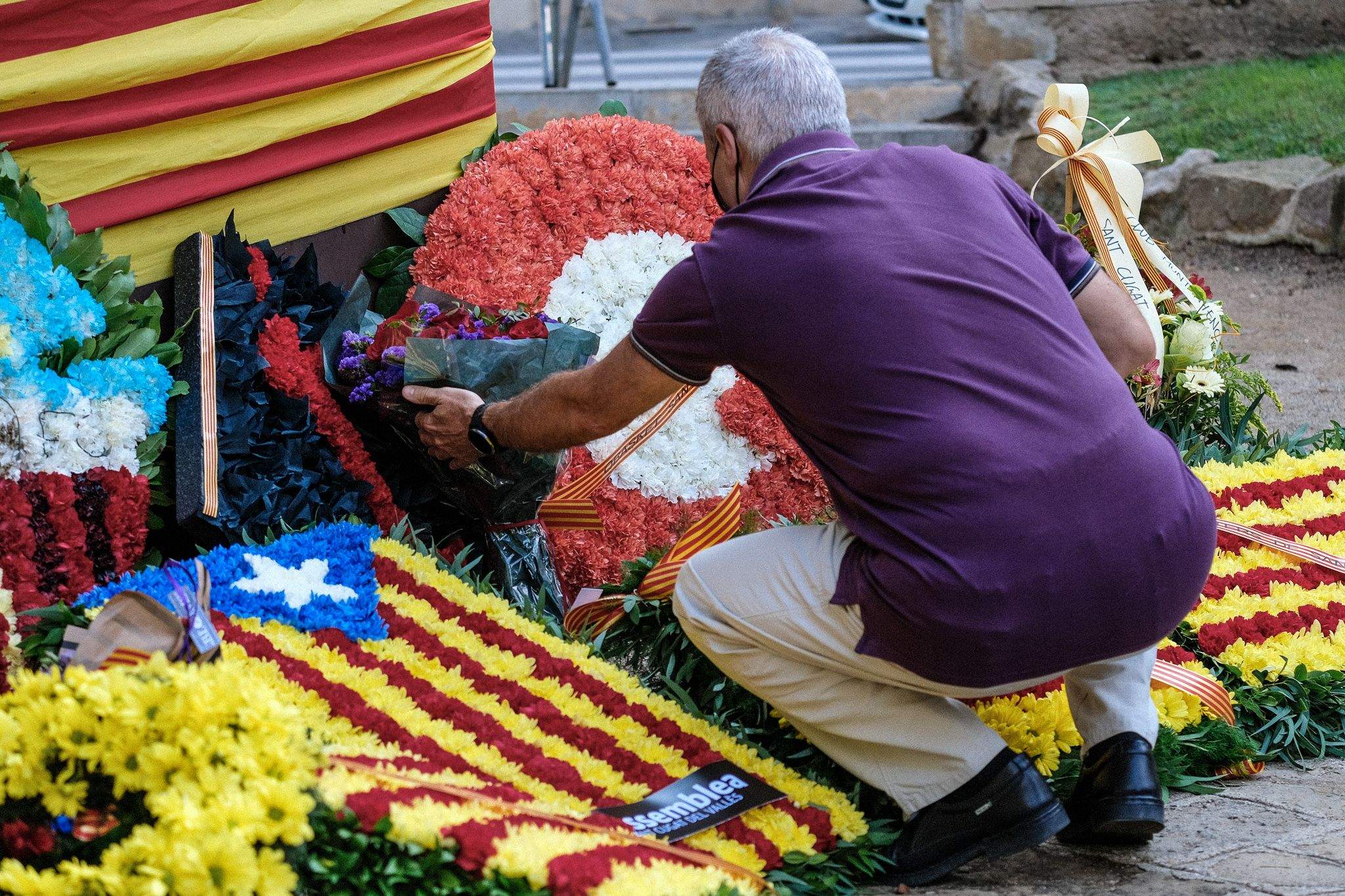 L'ofrena floral de les entitats i partits polítics durant la Diada Nacional de Catalunya. FOTO: Ale Gómez