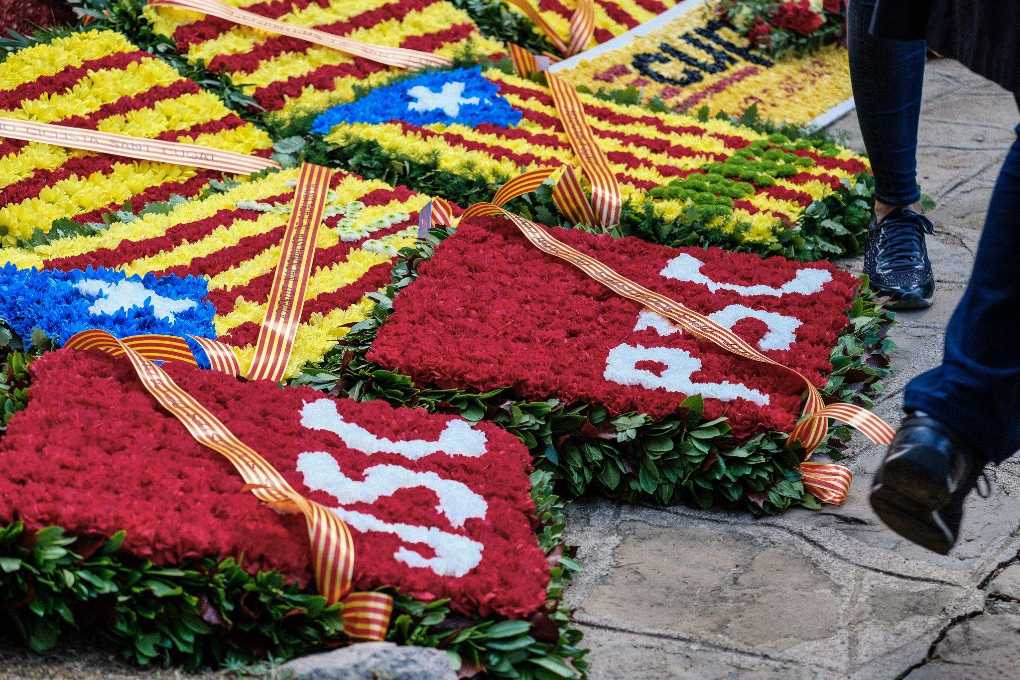 L'ofrena floral de les entitats i partits polítics durant la Diada Nacional de Catalunya. FOTO: Ale Gómez
