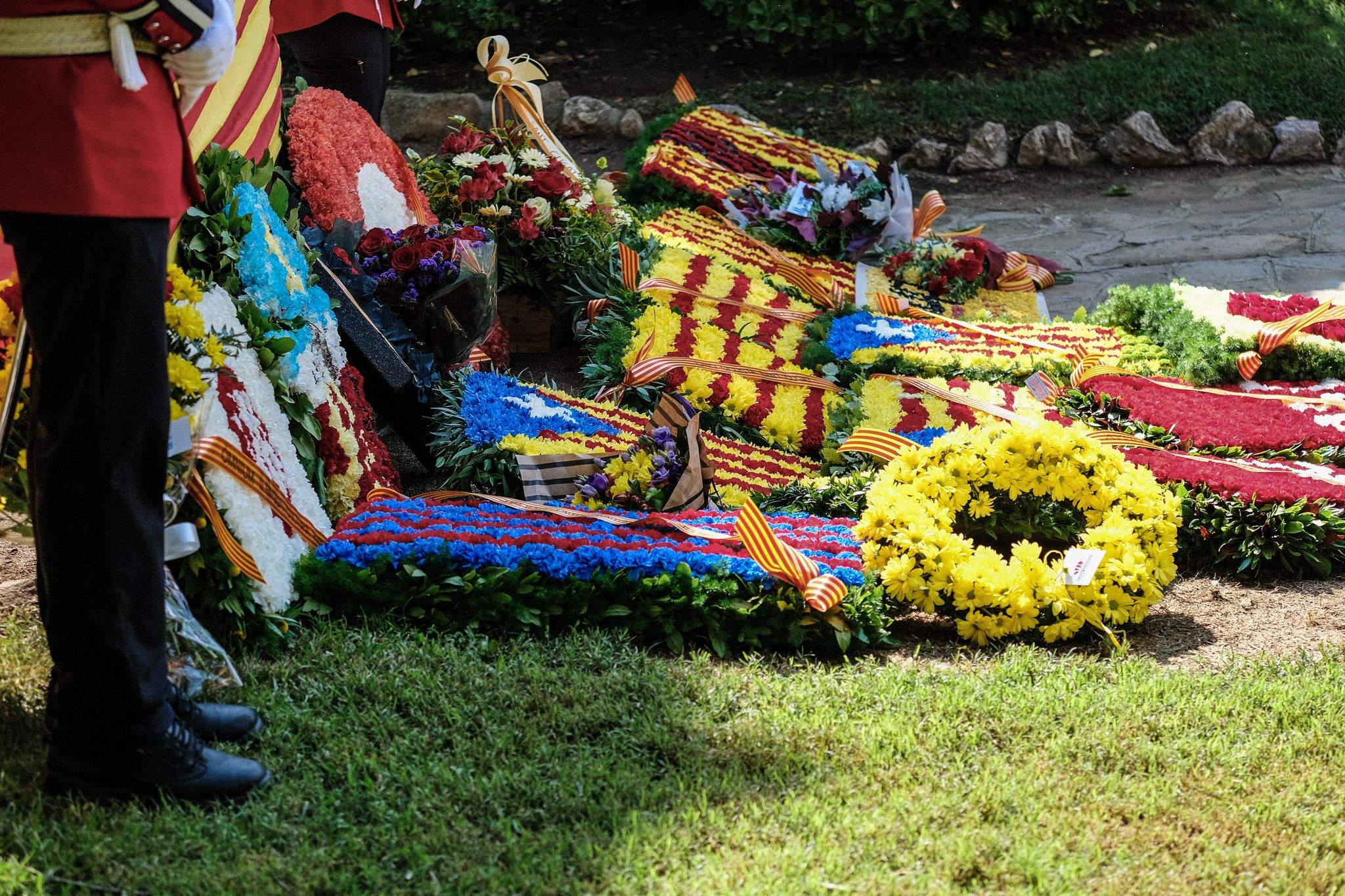 L'ofrena floral de les entitats i partits polítics durant la Diada Nacional de Catalunya. FOTO: Ale Gómez