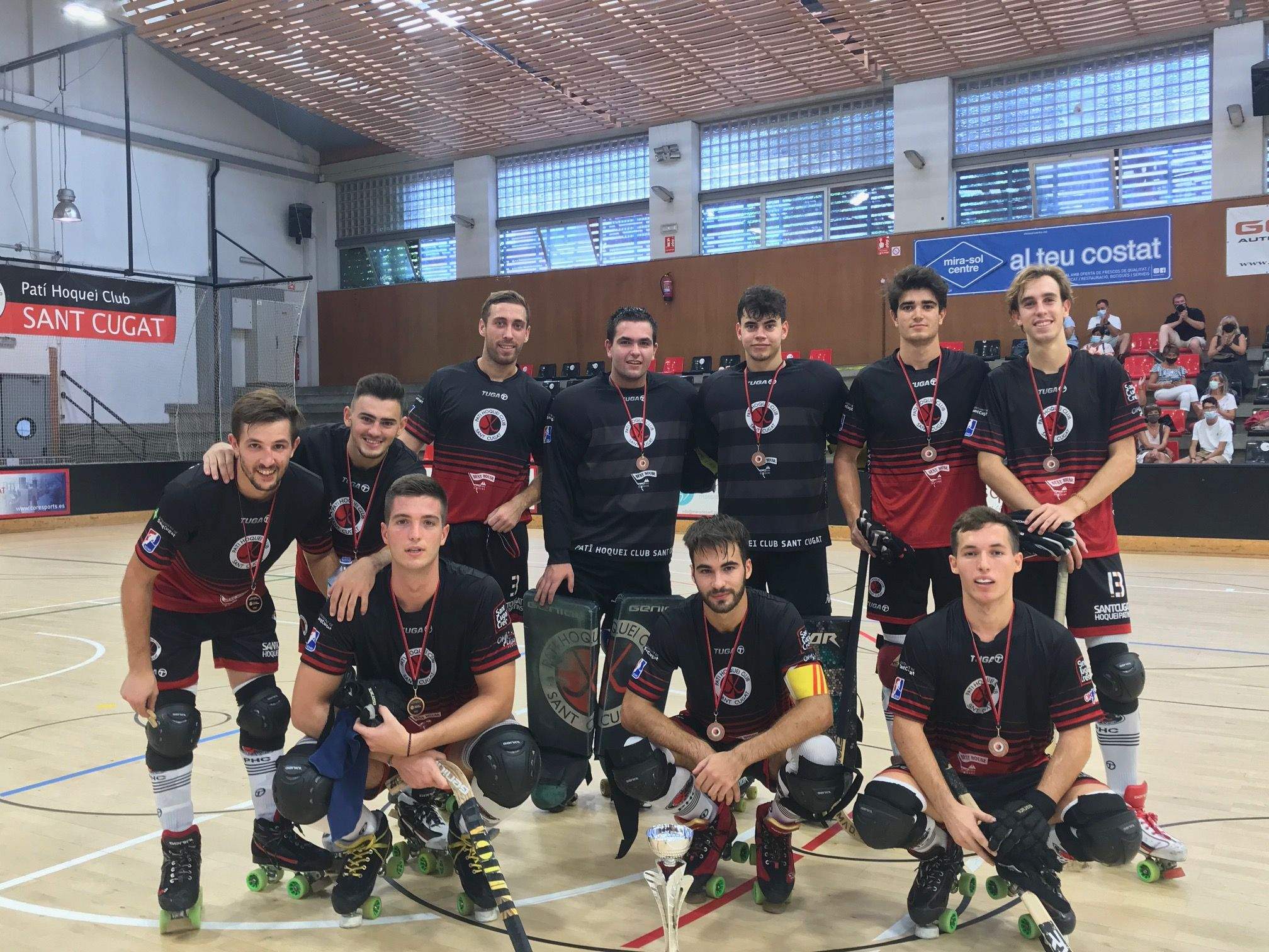 L'equip masculí del PHC Sant Cugat va debutar en la Lliga Catalana Plata vers el FC Barcelona. FOTO: Nielo Ballart