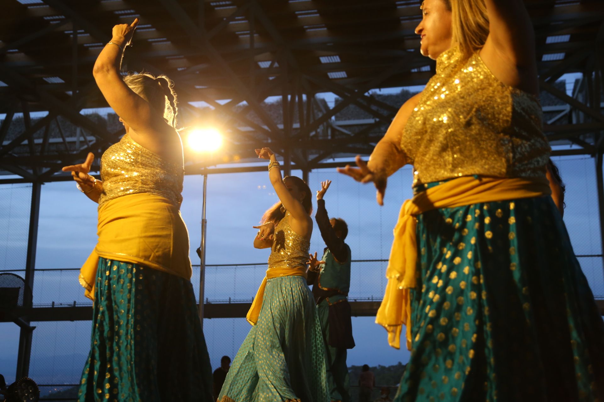 Exhibició de Bollywood a la FM Les Planes. FOTO: Anna Bassa
