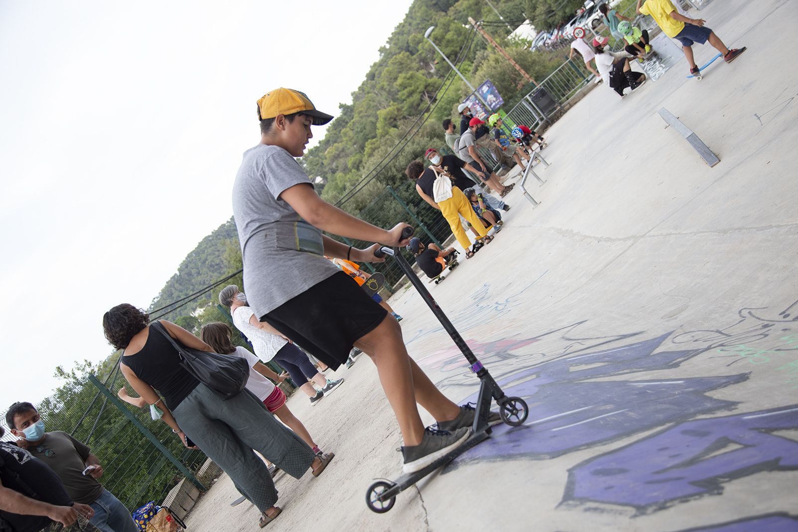 Taller de skate i patinet a la FM Les Planes. FOTO: Anna Bassa