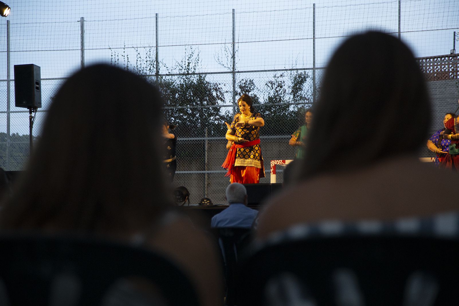 Exhibició de Bollywood a la FM Les Planes. FOTO: Anna Bassa