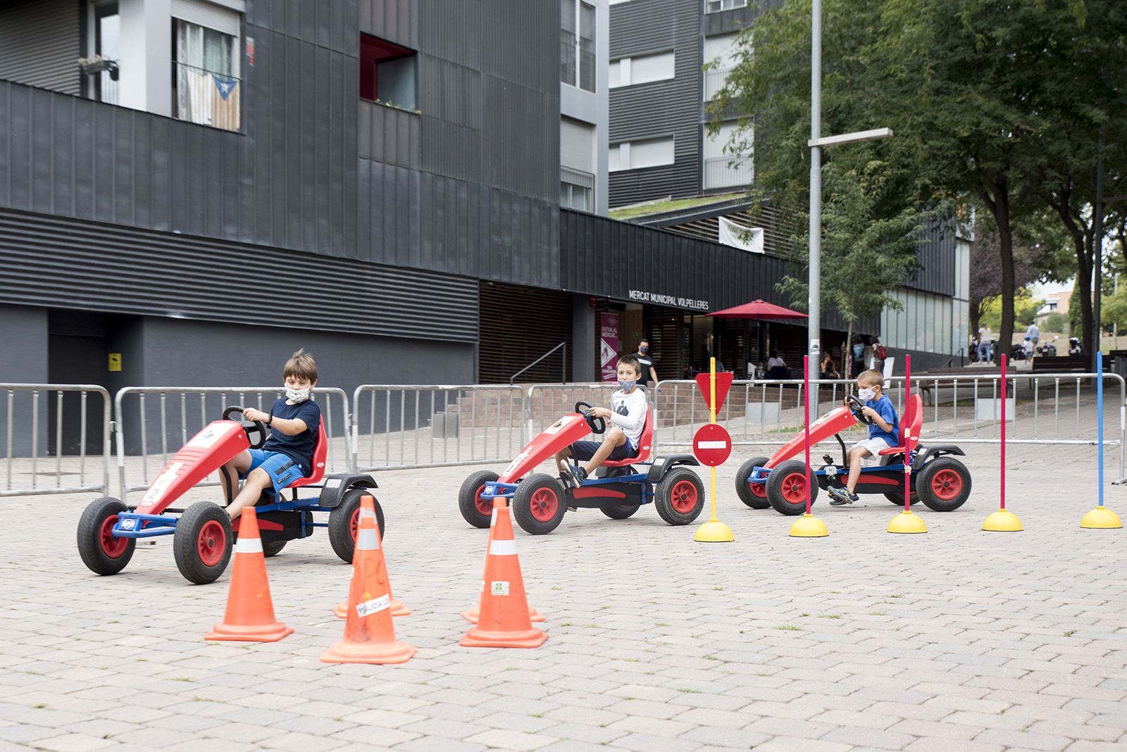Circuit educació vial amb cars. Foto: Bernat Millet.