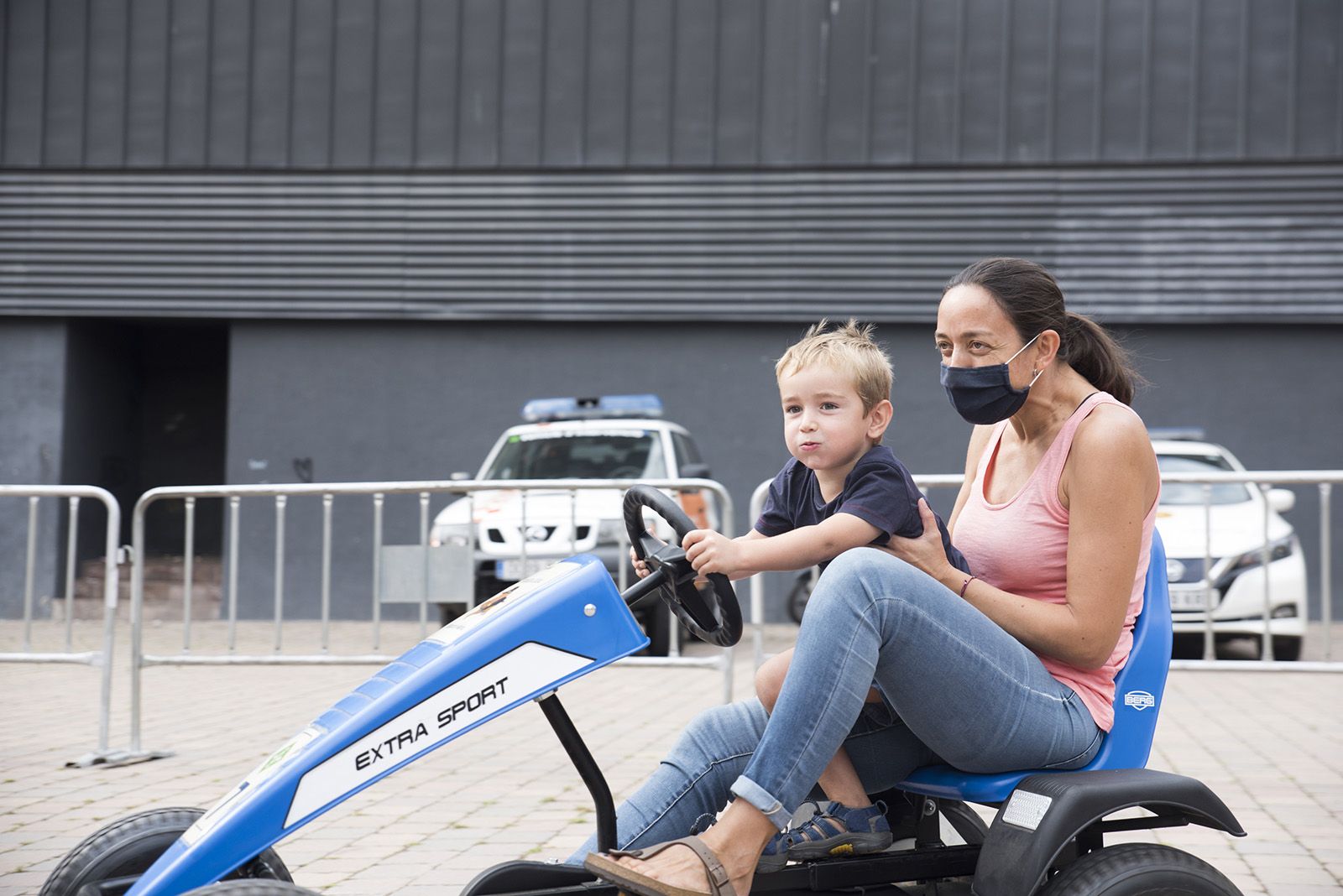 Circuit educació vial amb cars. Foto: Bernat Millet.