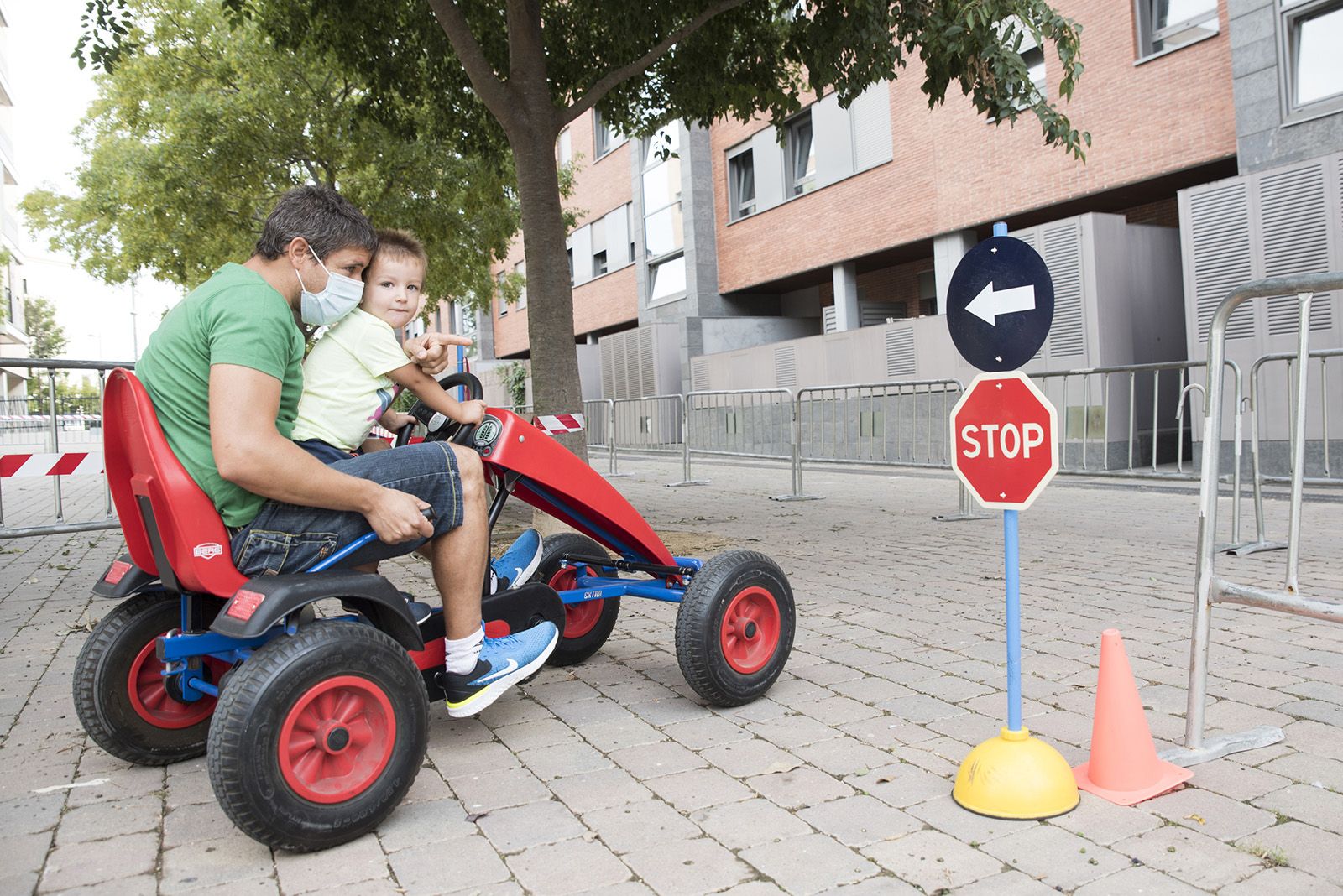 Circuit educació vial amb cars. Foto: Bernat Millet.
