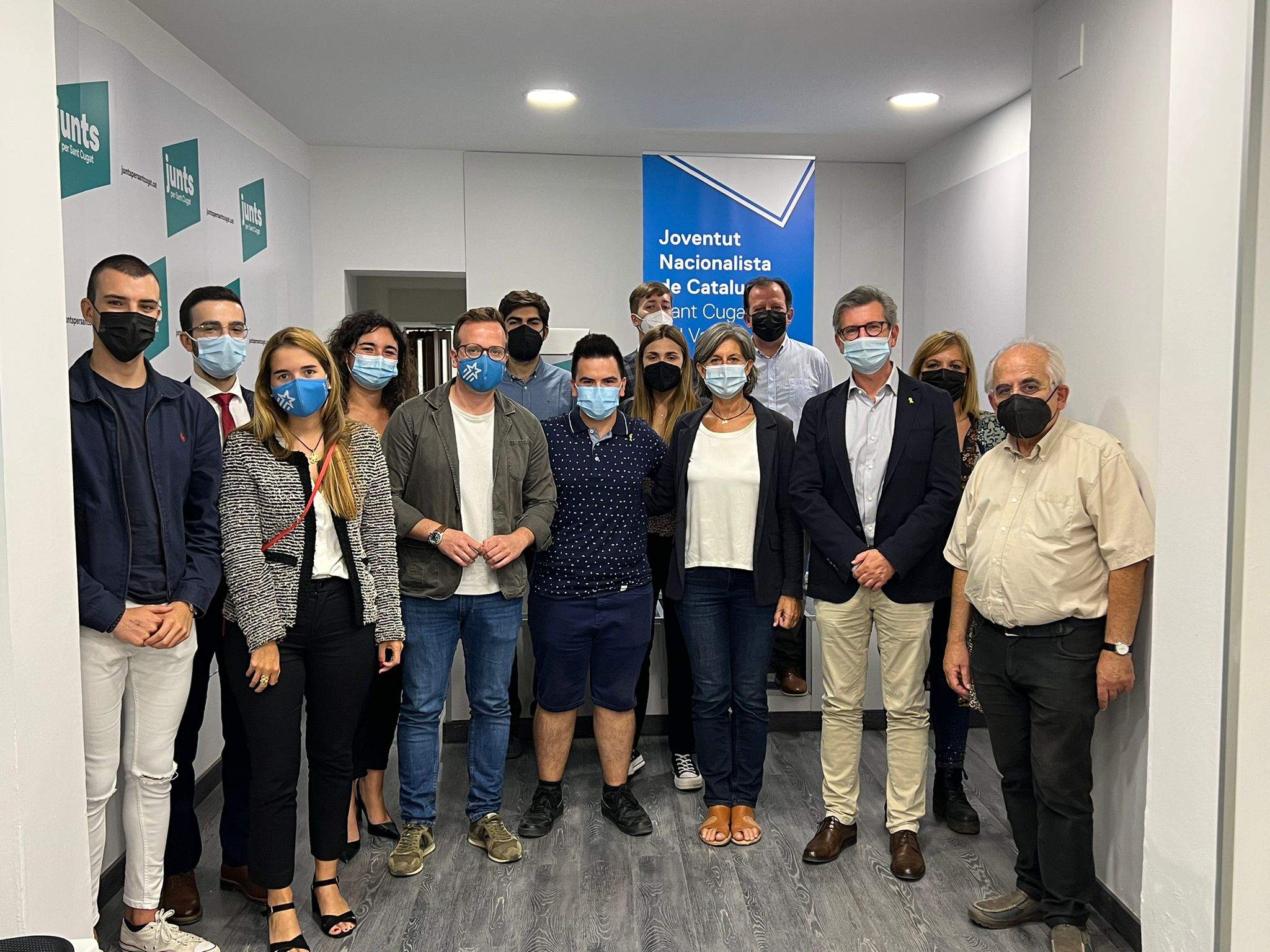 Àngel Segura (al centre), cap de la Joventut Nacionalista de Catalunya a Sant Cugat FOTO: Cedida