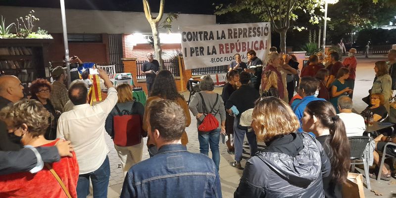 El Bloc Florestà ha convocat una concentració en commemoració de l'1-O. FOTO: Cristina Cabasés