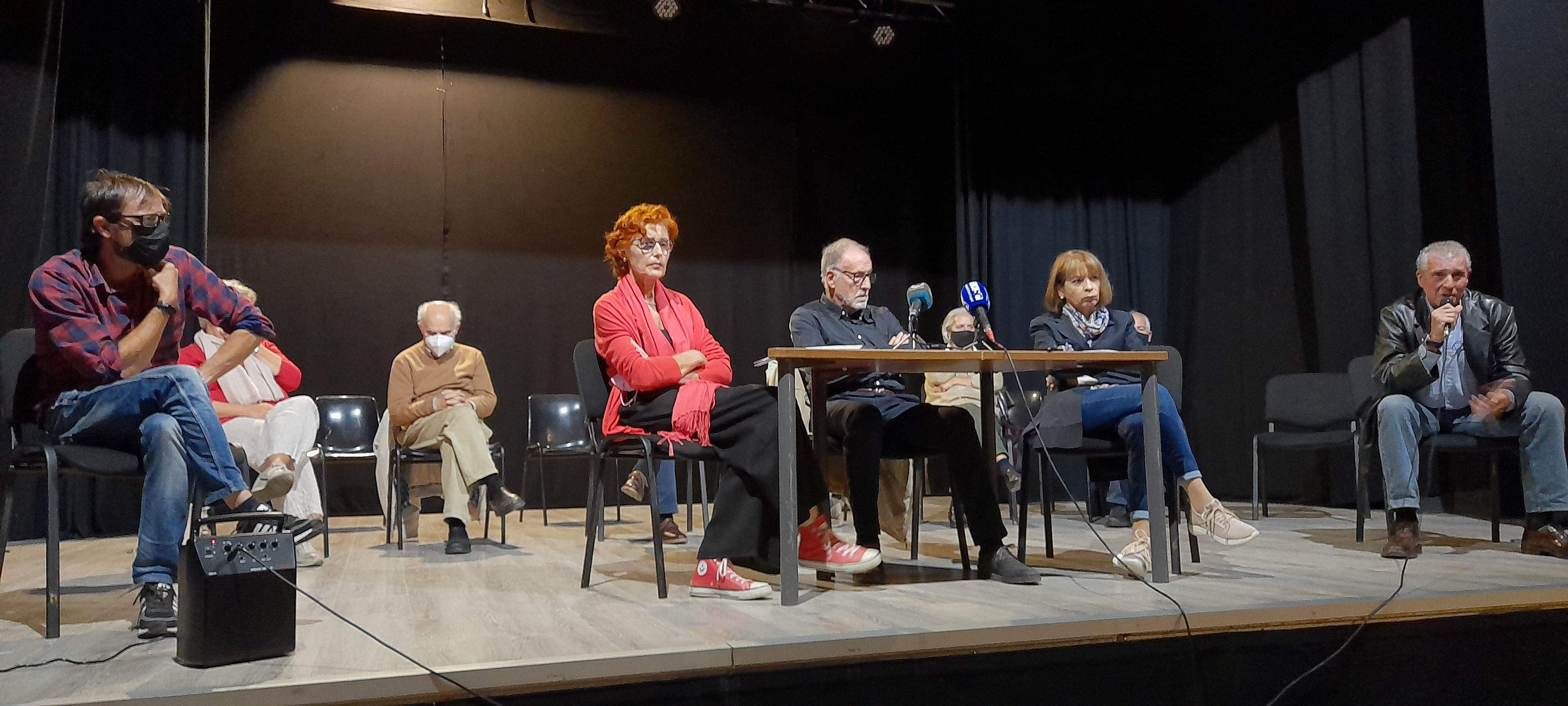 Les entitats s'han unit en una roda de premsa per exigir un espai multicultural on hi capiguen totes. FOTO: Cristina Cabasés