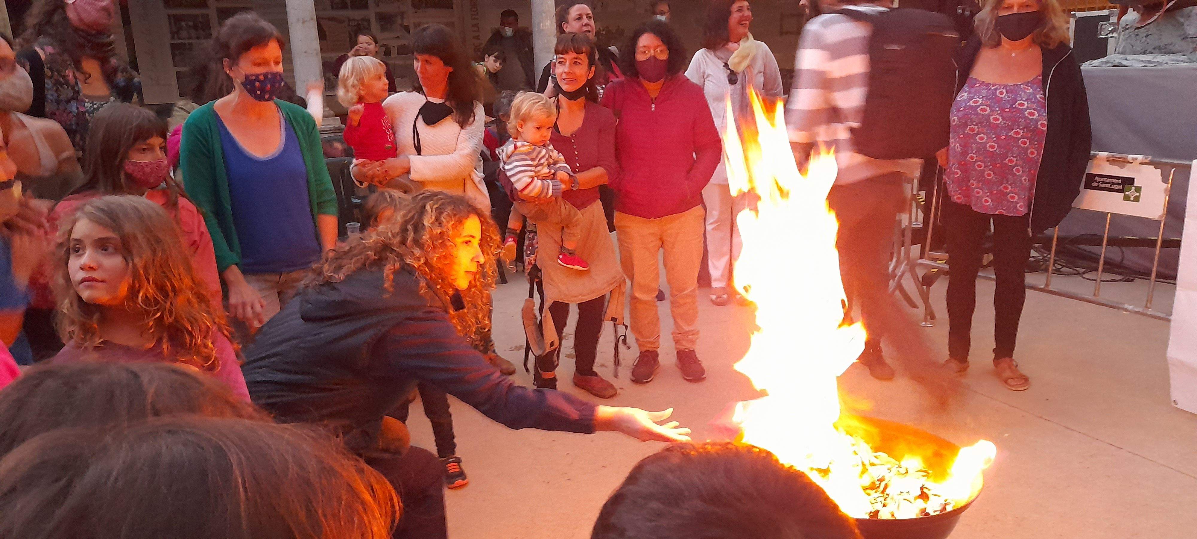 La Floresta ha començat la seva Festa Major amb un pregó de La Floresta Contra Fronteres. FOTO: Cristina Cabasés
