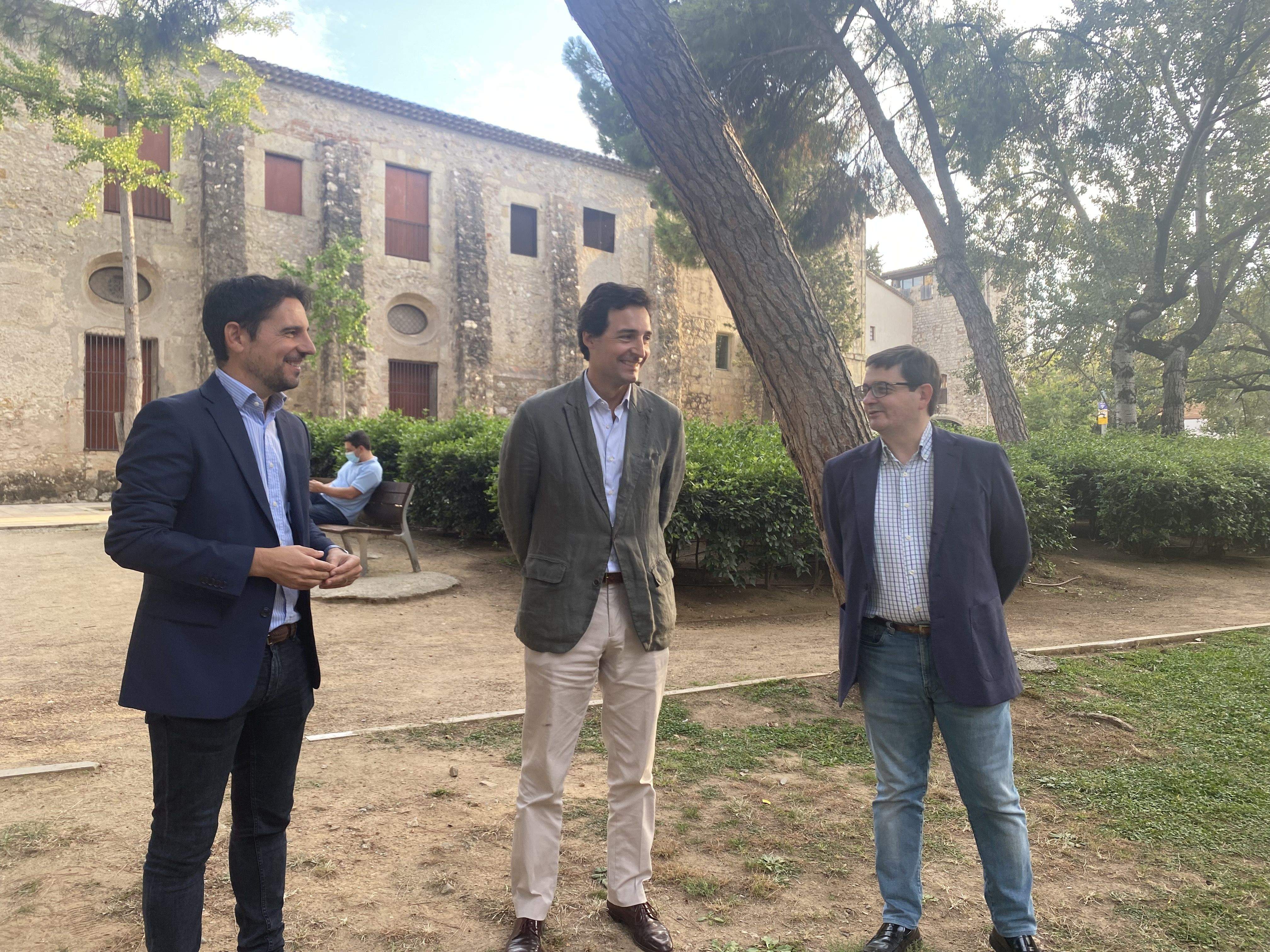 Manu Reyes, Alvaro Benejam i Alfredo Bergua  (PPC) a Sant Cugat. FOTO: Laia Pérez.