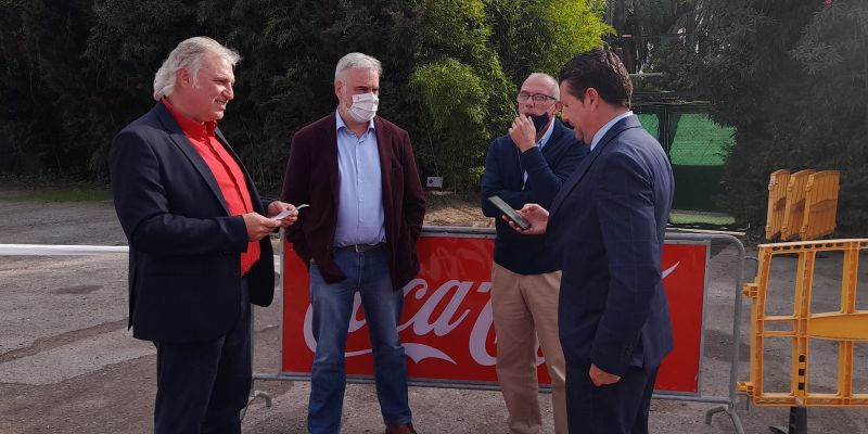 El regidor de seguretat, Francesc Carol, i el cap de Gabinet d'alcaldia, Víctor Puntas, han assistit a la roda de premsa. FOTO: Cristina Cabasés