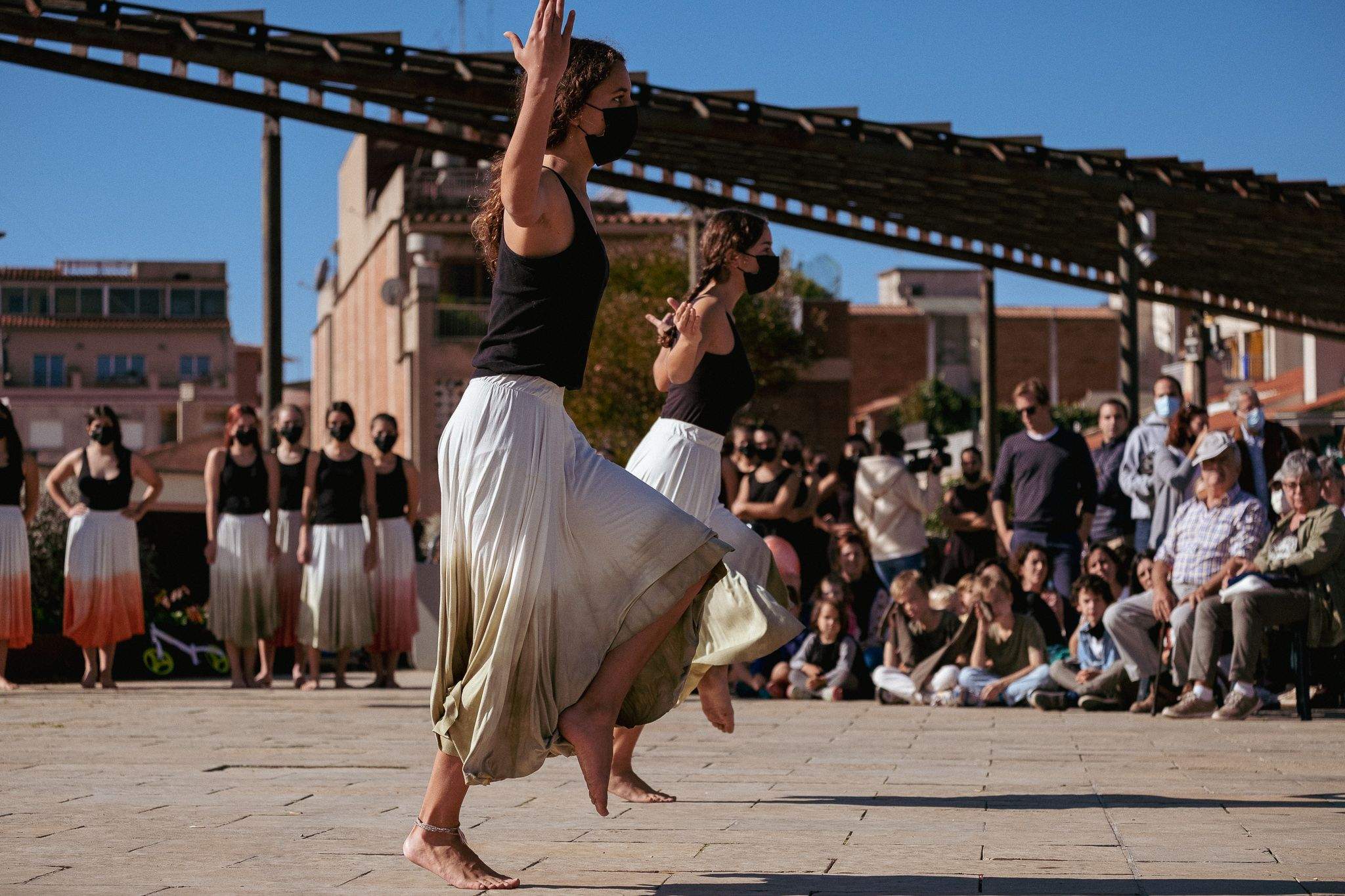 Ballada del cos de dansa i juvenils de l’Esbart Sant Cugat. FOTO: Ale Gómez