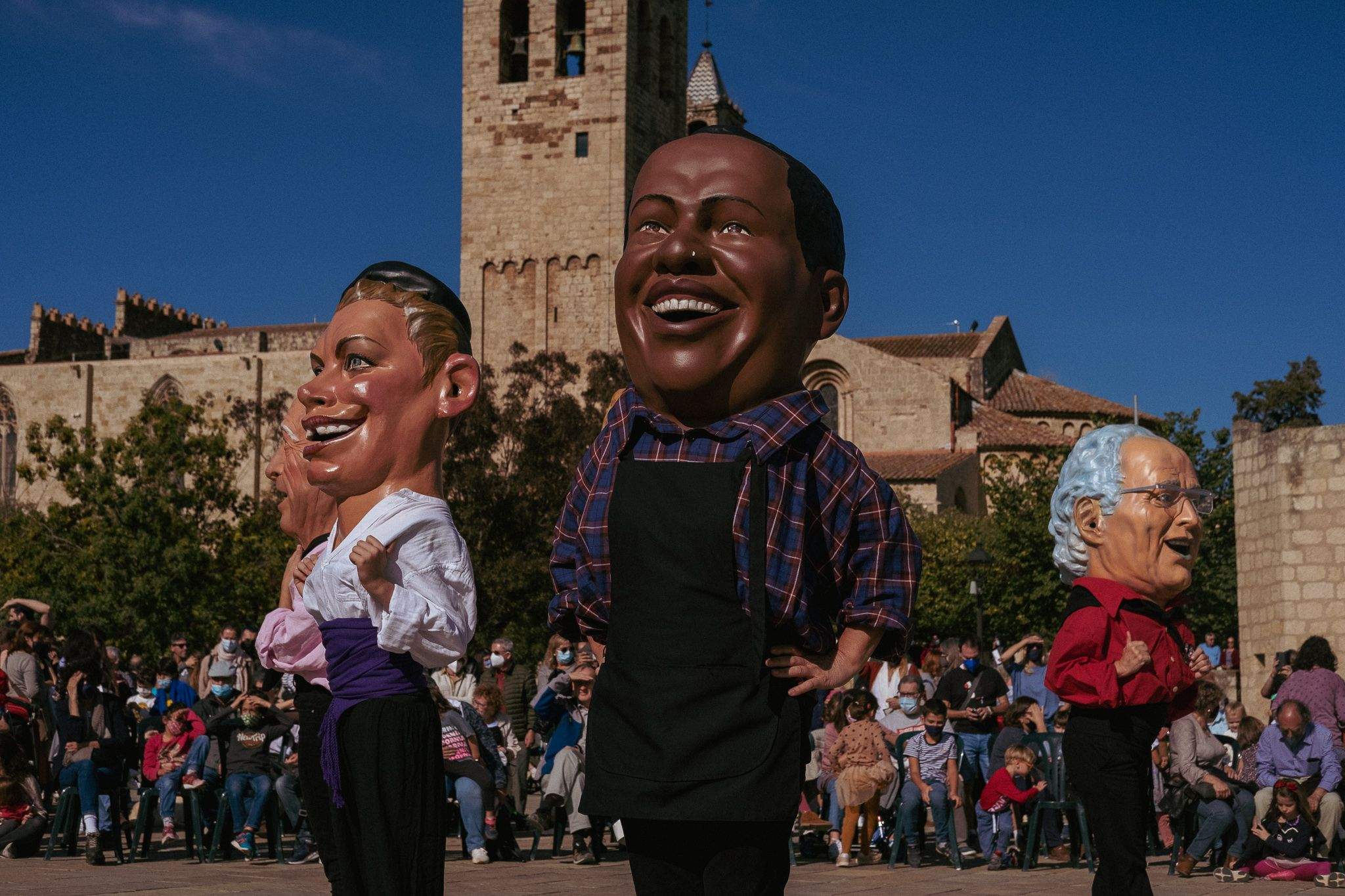 Actuació dels Caparrots i Capgrossos de Sant Cugat. FOTO: Ale Gómez