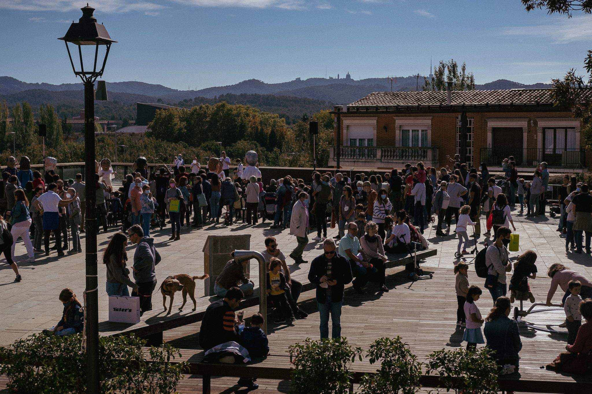 Actuació dels Caparrots i Capgrossos de Sant Cugat. FOTO: Ale Gómez