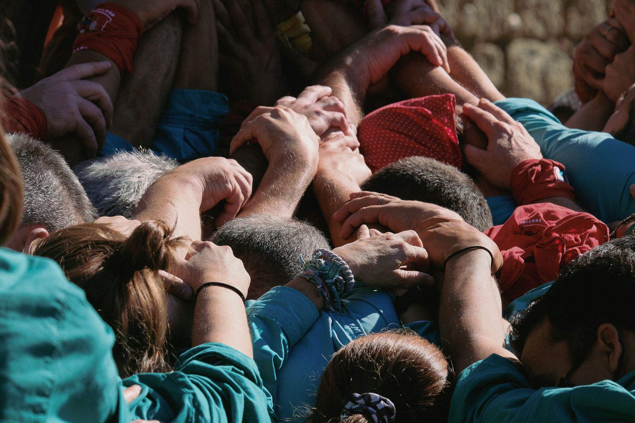 Els Castellers de Sant Cugat, Castellers de Vilafranca i els Castellers de Sabadell a la plaça Octavià. FOTO: Ale Gómez