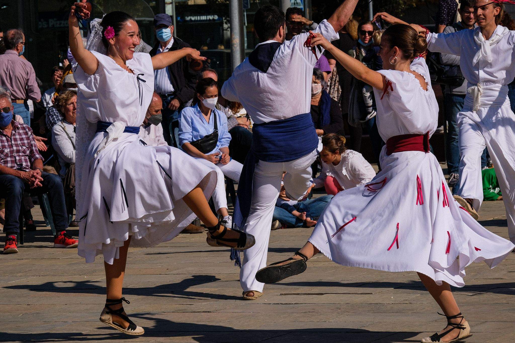 Ball de Gitanes de Sant Cugat del Vallès a la plaça de l'U d'Octubre. FOTO: Ale Gómez