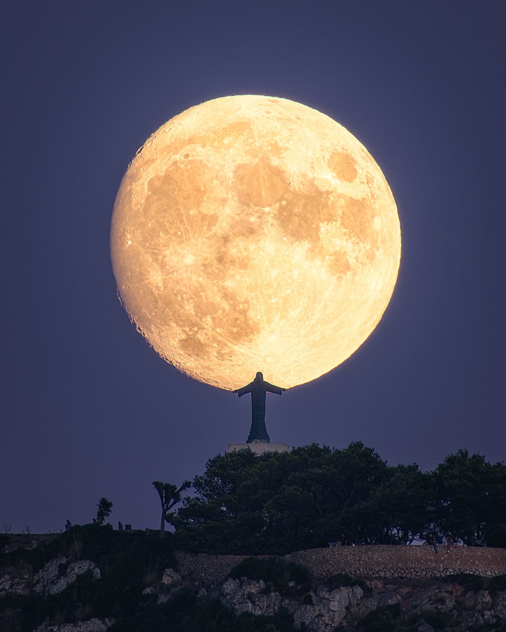 12è. Premi WEB. Crist del Toro i Lluna plena. Menorca. FOTO: Jordi de Febrer de Olives