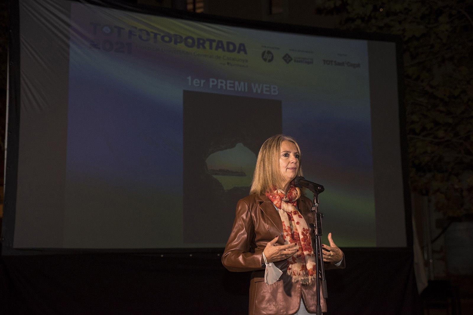 L'alcaldessa Mireia Ingla a l'entrega de premis del TOT Fotoportada 2021. Foto: Bernat Millet.