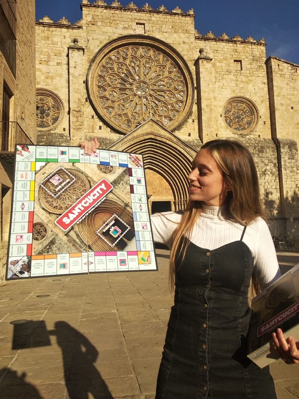 Elena Escañuela amb el joc Santcucity. FOTO: Cedida