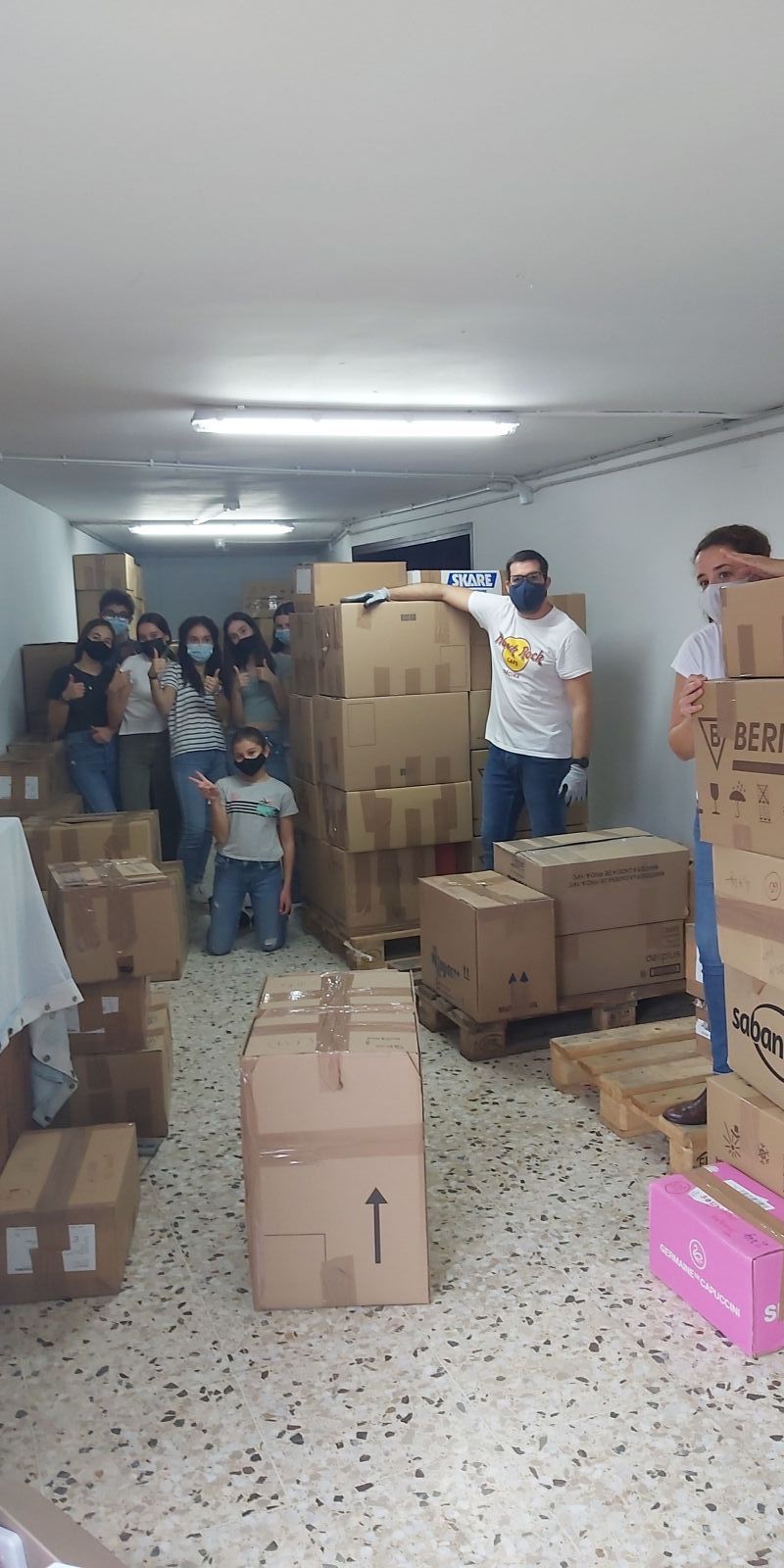 Part de les 250 caixes que s’enviaran a Veneçuela FOTO: Cedida