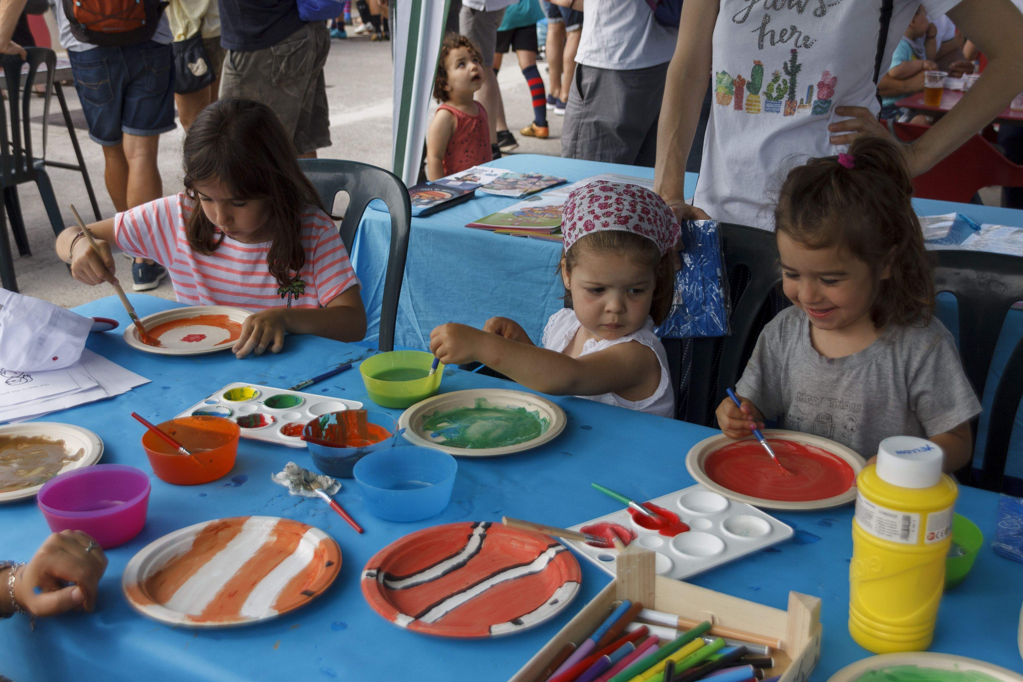 Infants en una estona de lleure. FOTO: Arxiu