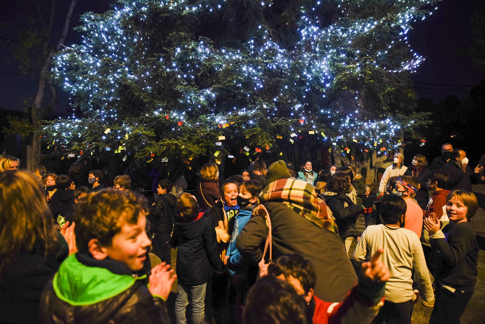 Valldoreix ha encès els llums de Nadal amb una xocolatada. FOTO: Bernat Millet