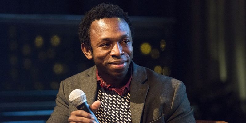 Ousman Umar ha conversat amb el periodista Bernat Bella sobre 'Des del país dels blancs'. FOTO: Bernat Millet