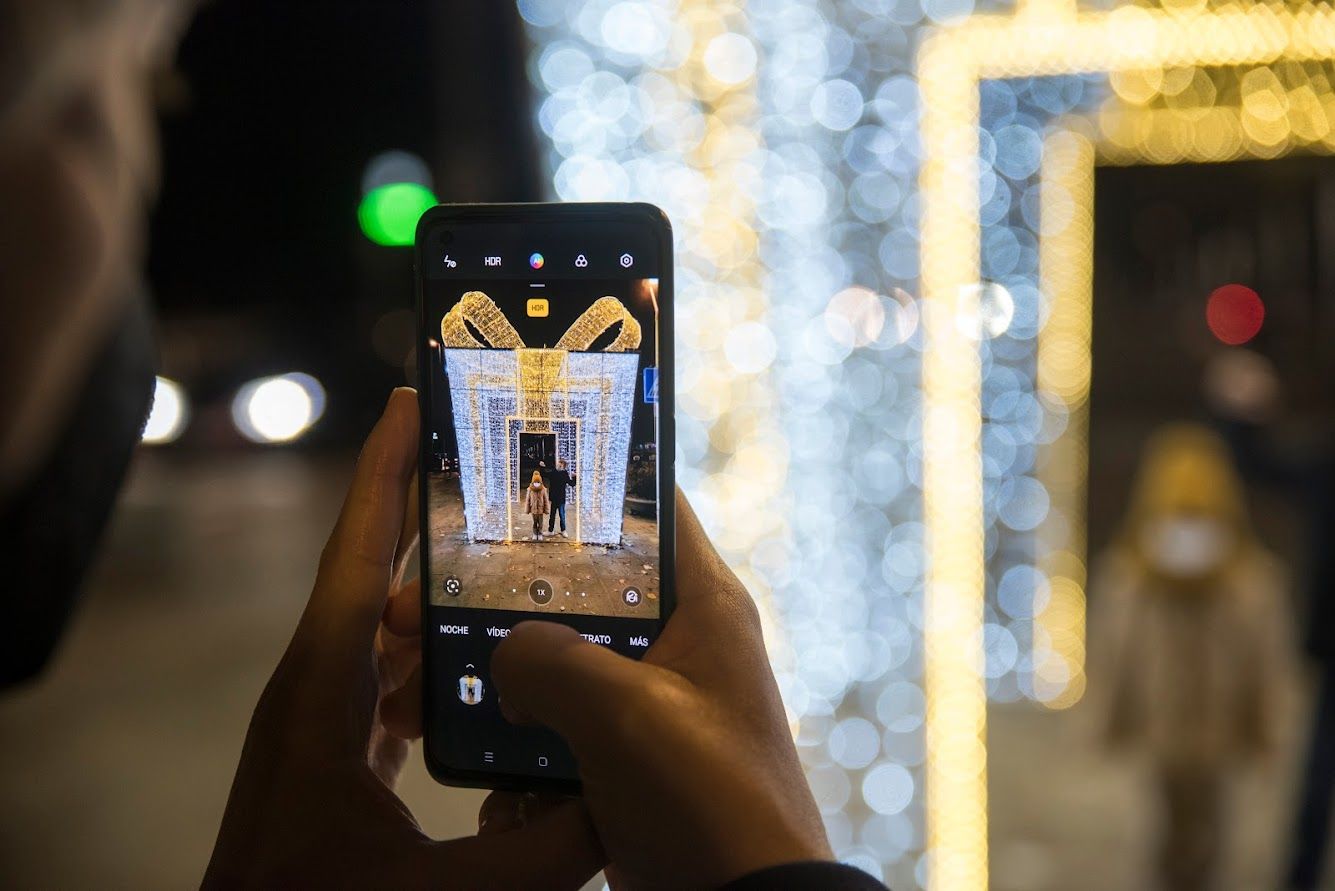 Les llums de Nadal il·luminen els carrers de Sant Cugat FOTO: Bernat Millet