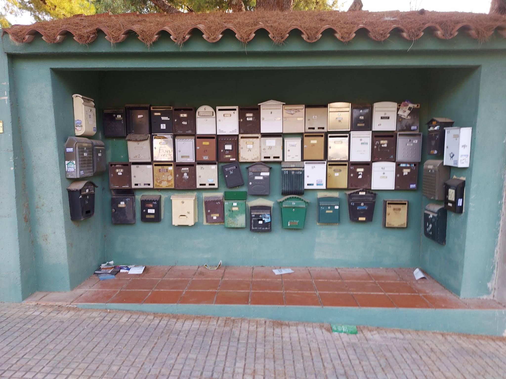 Bústies accesibles... L'Ampolla. Carlos Lazaro Escriche