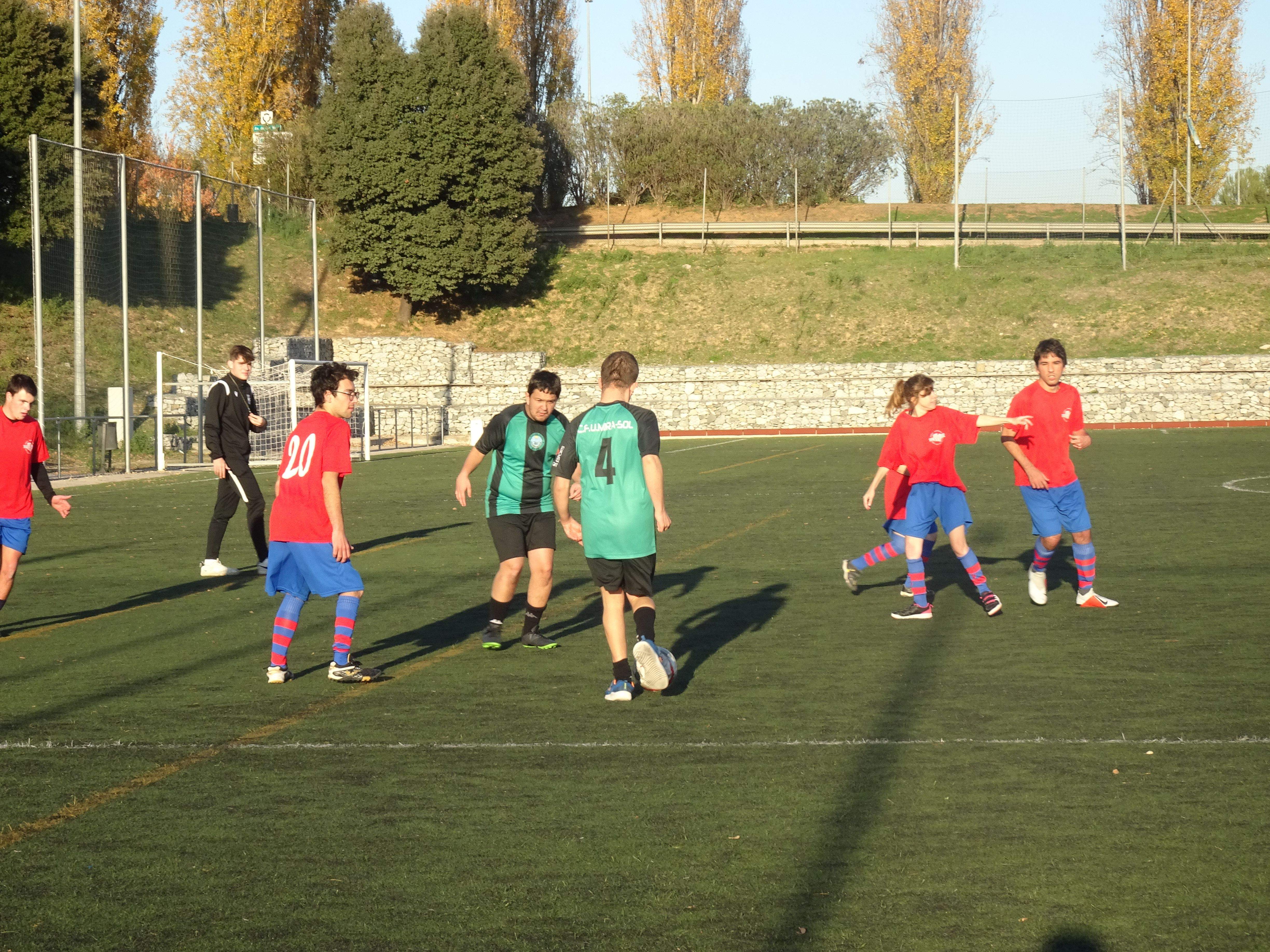 L’equip de Diversitat Funcional del Mira-sol Baco s’estrena en partit amistós. FOTO: Augusto Illa