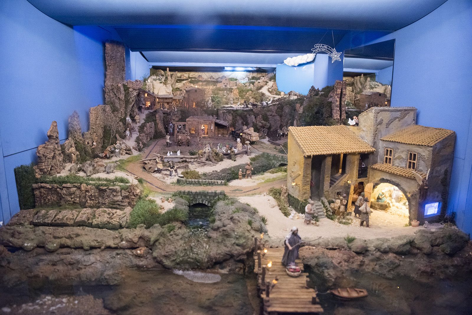 Pessebre al carrer de Sant Jordi de Sant Cugat. FOTO: Bernat Millet.