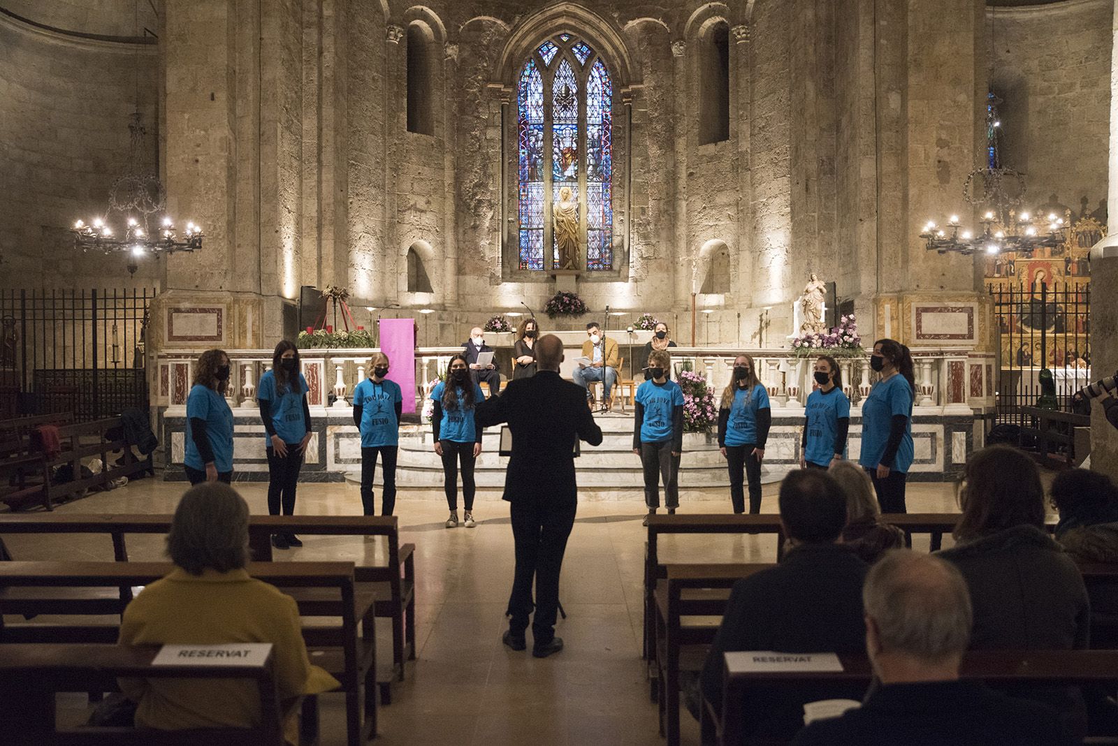 Nadal a Casa a l'esglesia monestir organitzat per Òmnium Sant Cugat, un recull de poesia nadalenca i concert de nadales FOTO: Bernat Millet 