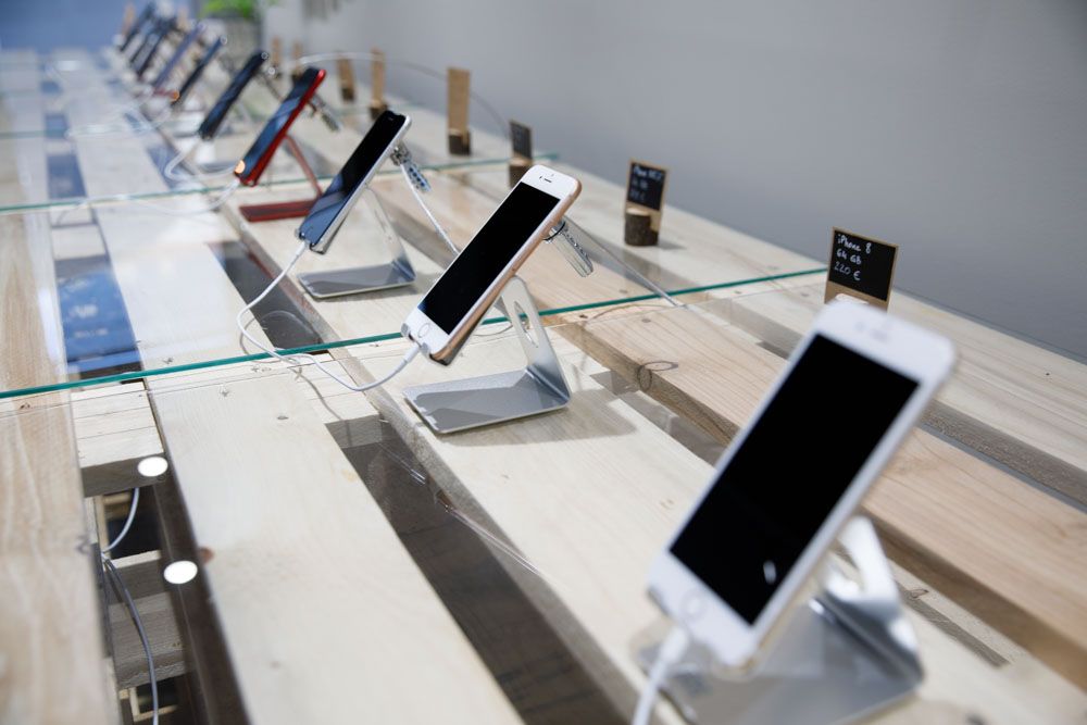 Telèfons Iphone reacondicionats a la botiga Apple de Sant Cugat, Mac2life. FOTO: Cedida
