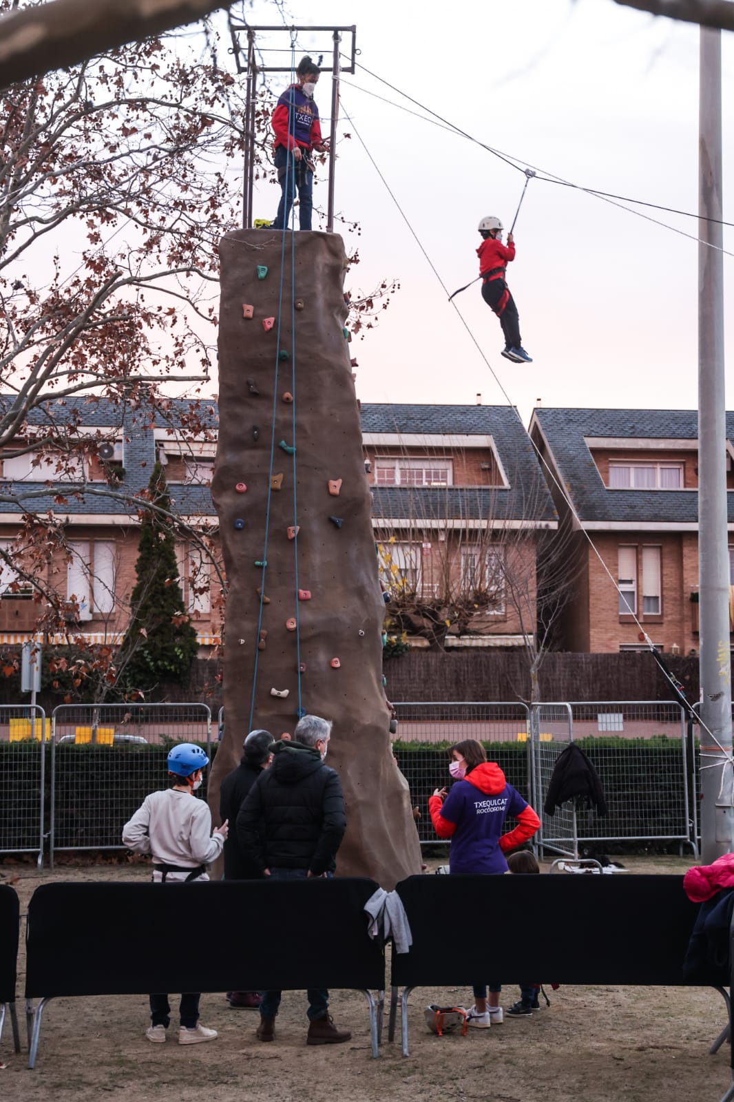 Parc Jove de Nadal a la plaça de Ramon Barnils. FOTO: Lali Puig