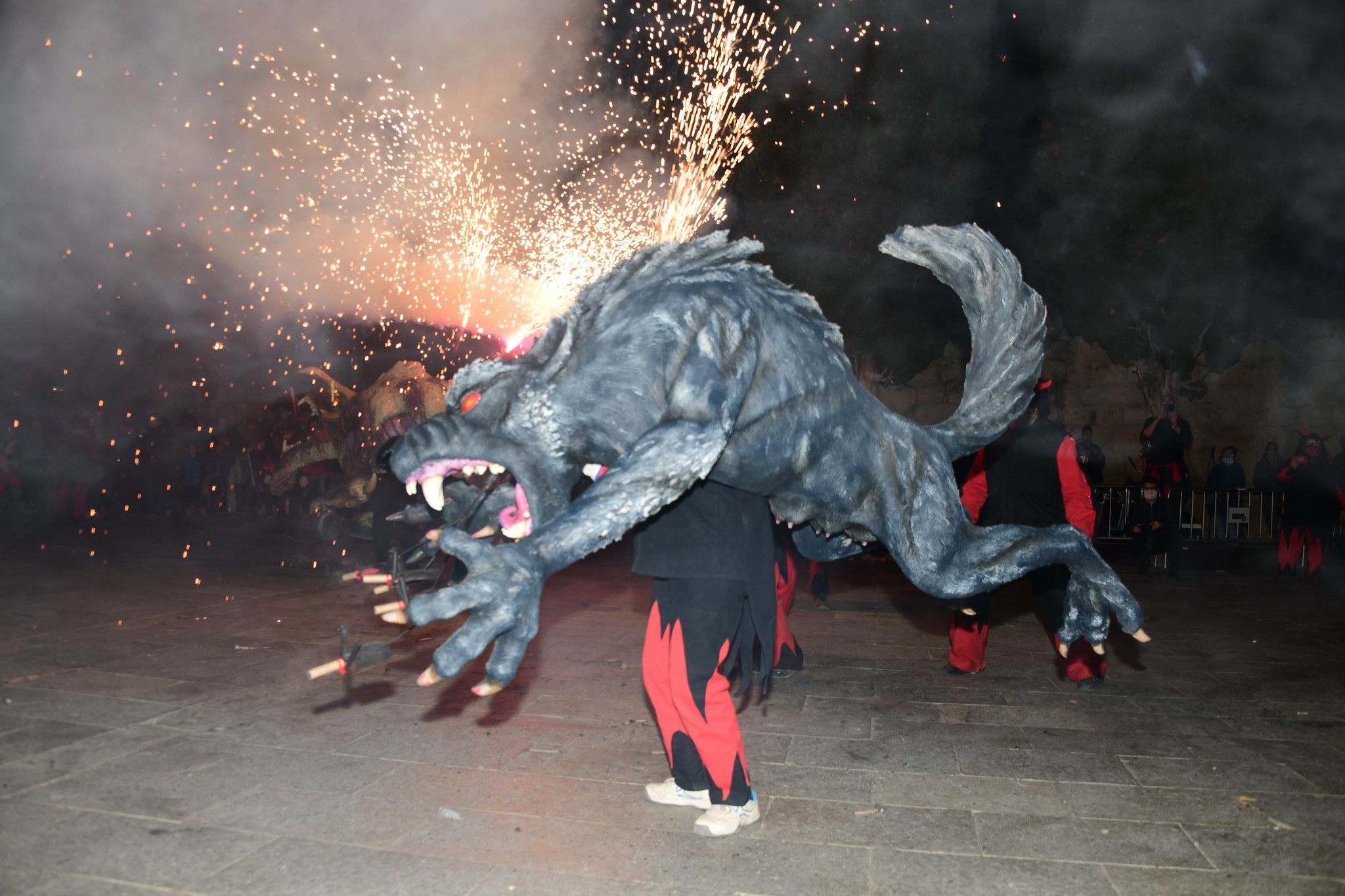 Els Diables han estrenat bèstia la Lloba Llepa-sang