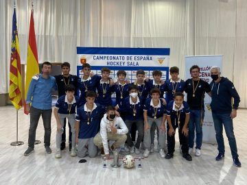 El Junior cadet masculí ha guanyat el Campionat d'Espanya d'hoquei sala. FOTO: RFEH