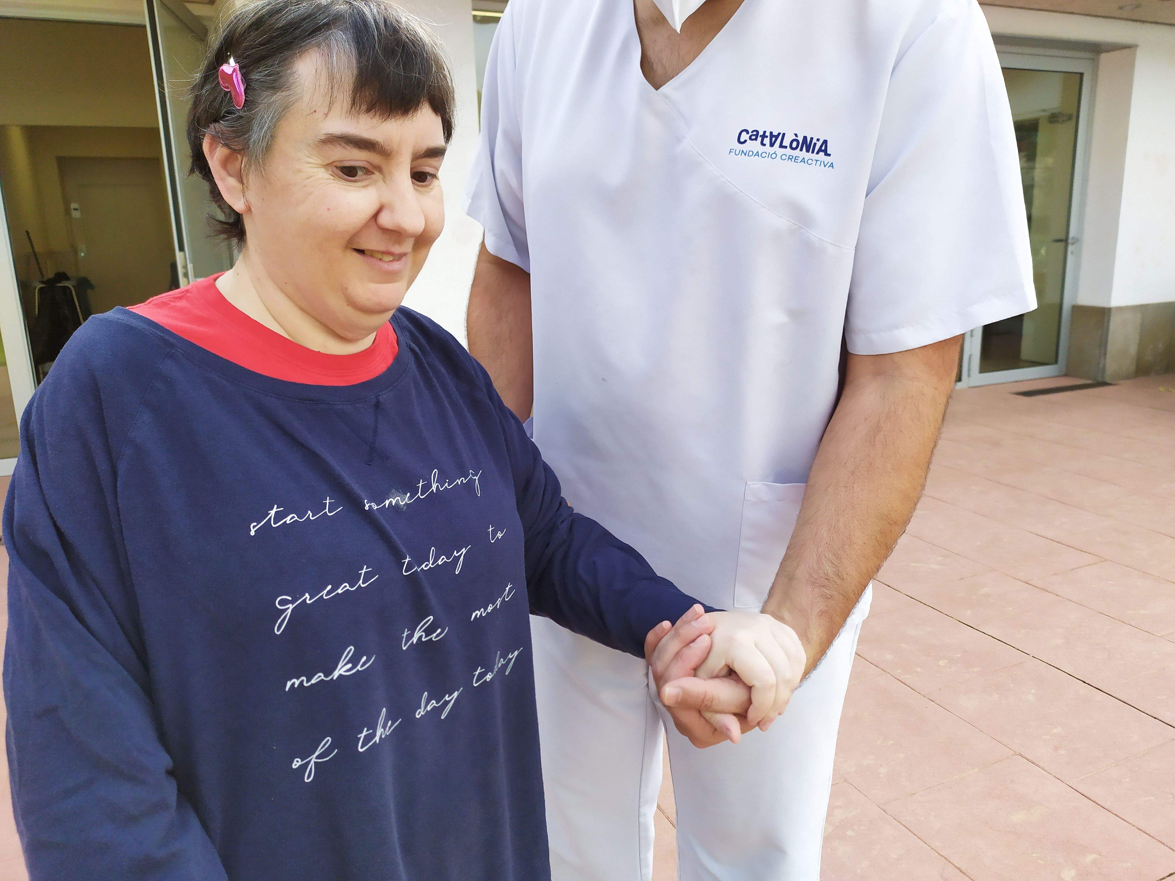 Catalònia Fundació Creactiva ofereix un curs gratuït per atendre persones amb situació de dependència. FOTO: Cedida