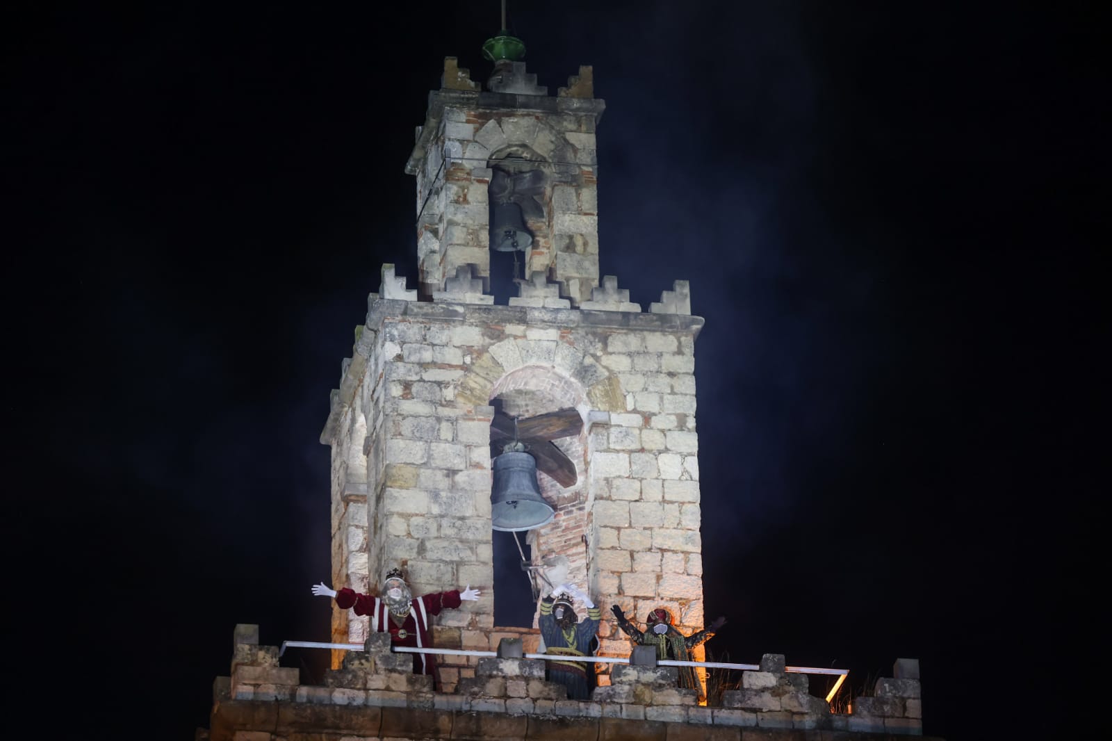 Els Reis han arribat al campanar del Monestir de Sant Cugat FOTO: Ajuntament 