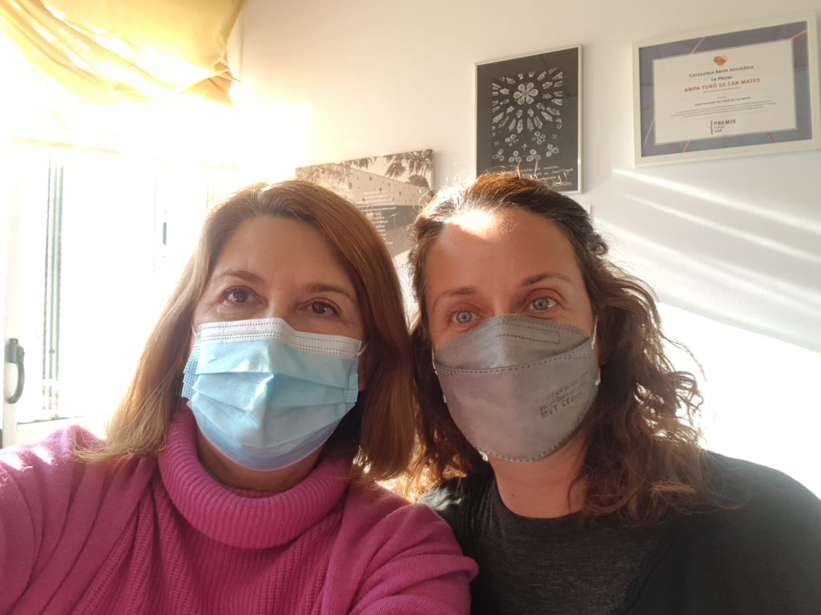 Dolors Torres, directora, i Stel·la Bonamusa, cap d'estudis de l’escola Turó de Can Mates. FOTO: Cedida