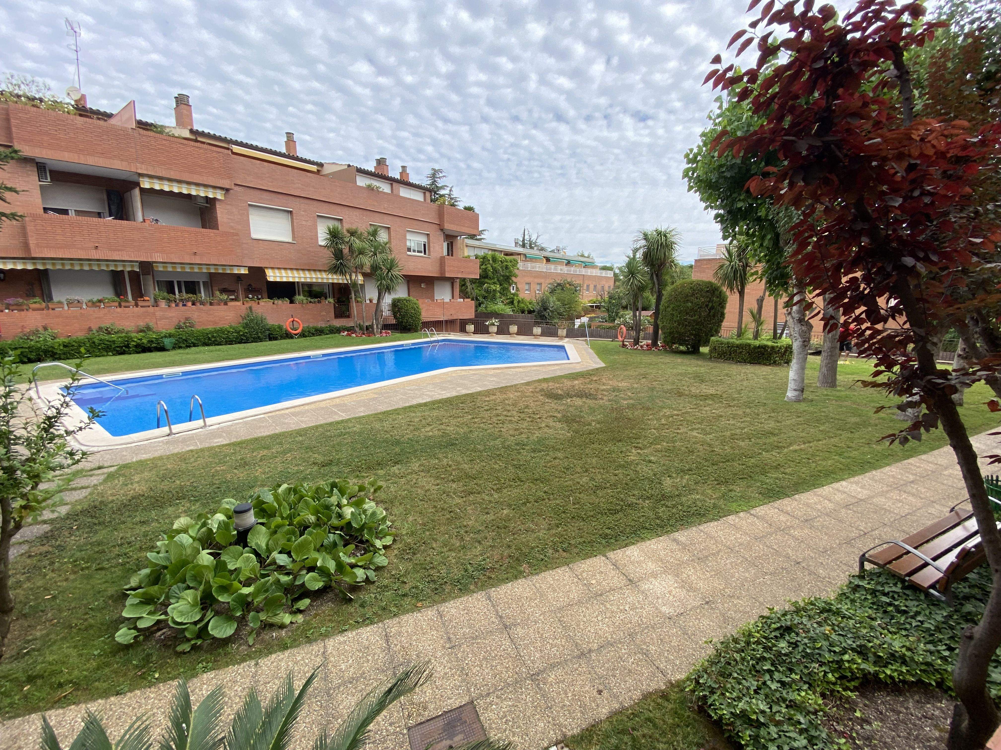 Piscina comunitària al pis de la zona de l'arxiu de la immobiliària ORGAN. FOTO: Cedida