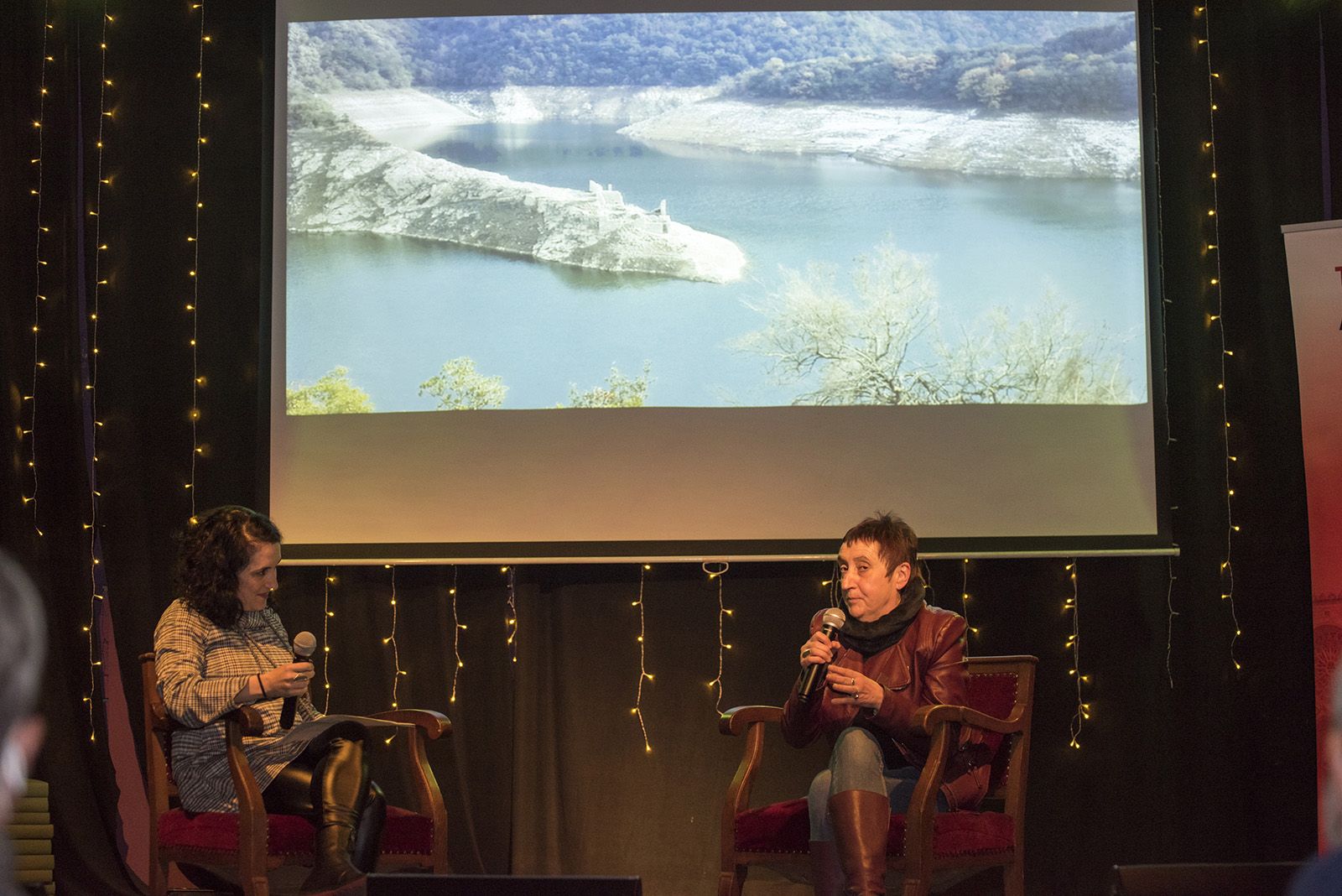 Presentació del llibre "El pantà maleït" i "Orillas del pantano" de Tura Soler. Foto: Bernat Millet.