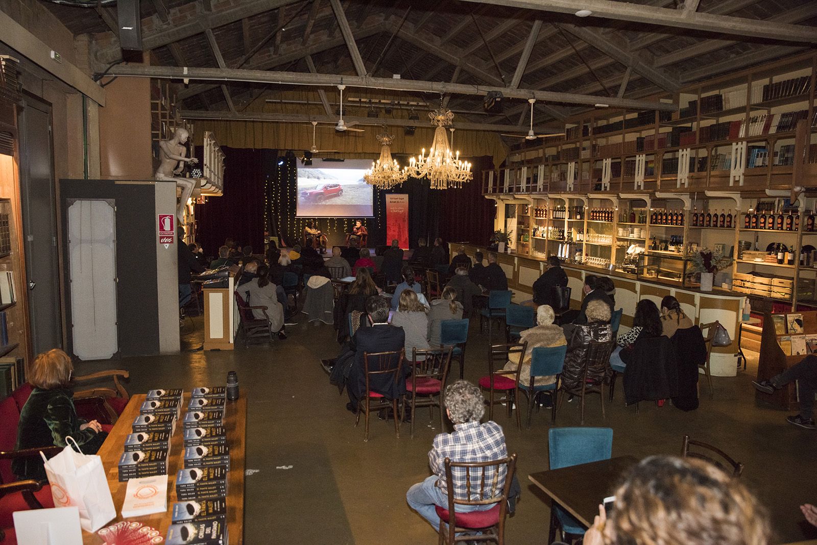 Presentació del llibre "El pantà maleït" i "Orillas del pantano" de Tura Soler. Foto: Bernat Millet.